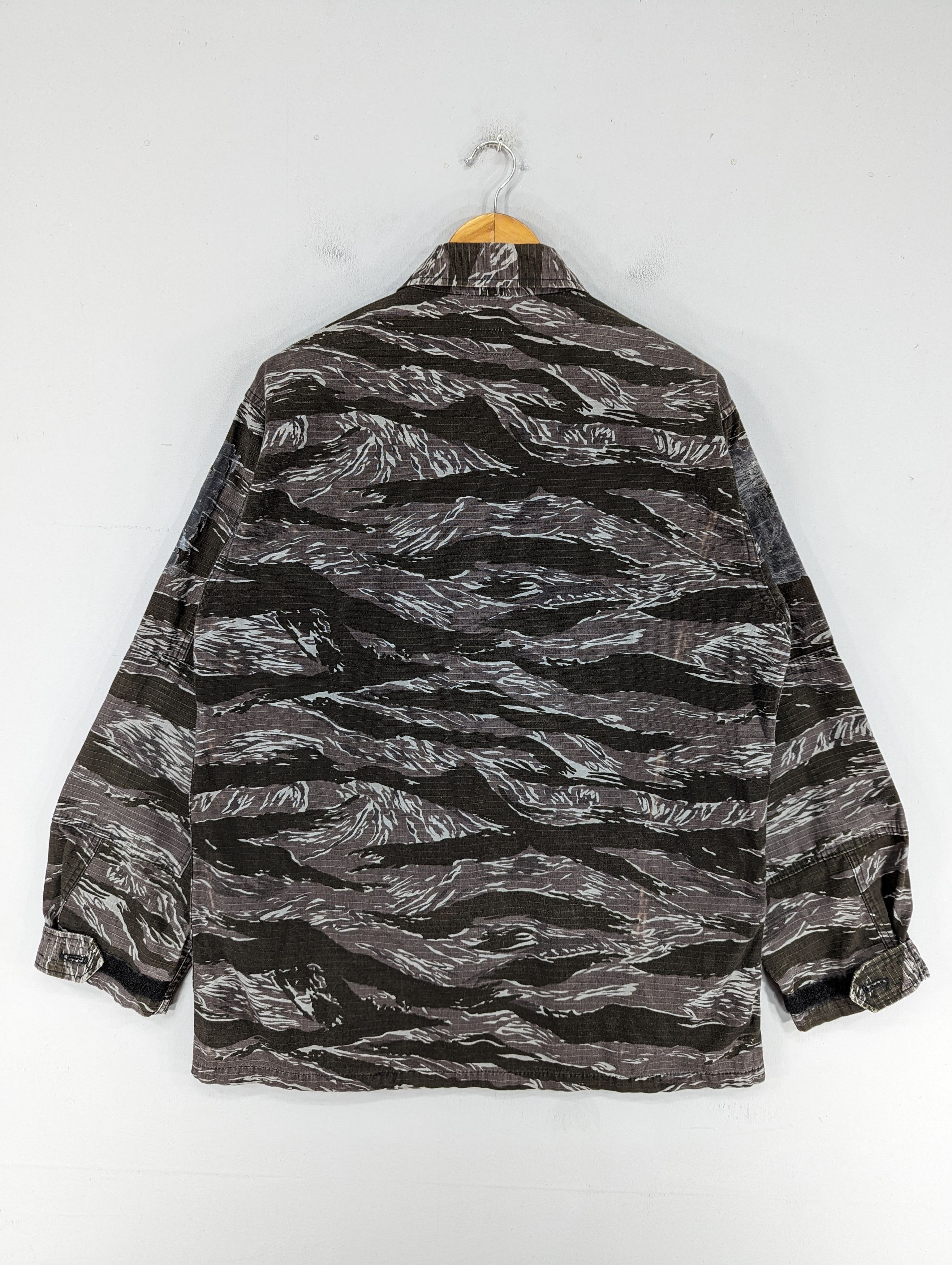 Other 🔥RARE🔥Vintage Tiger Stripe Military Button Ups Jacket Size US L / EU 52-54 / 3 - 13 Thumbnail