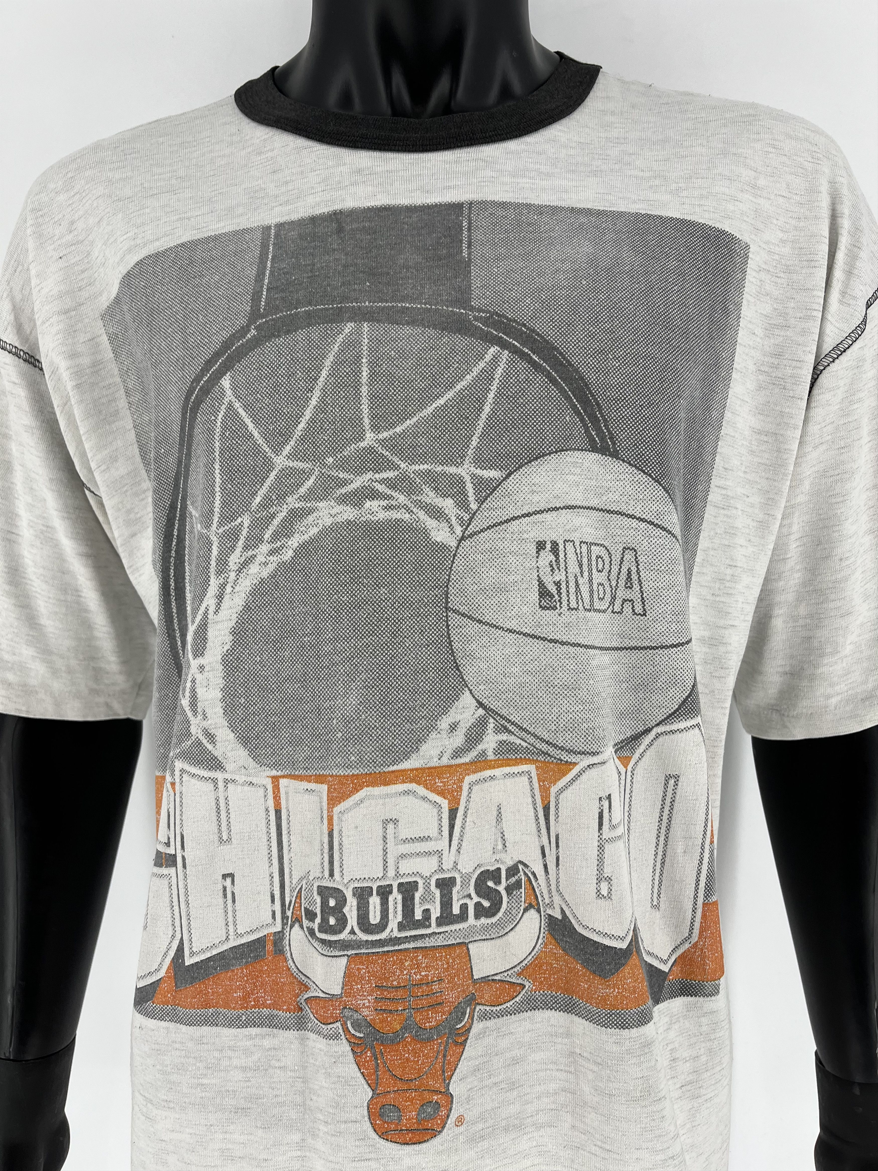 NBA × Vintage Vintage 90s Chicago Bulls Shirt Made in USA Fullprint Size US L / EU 52-54 / 3 - 7 Thumbnail