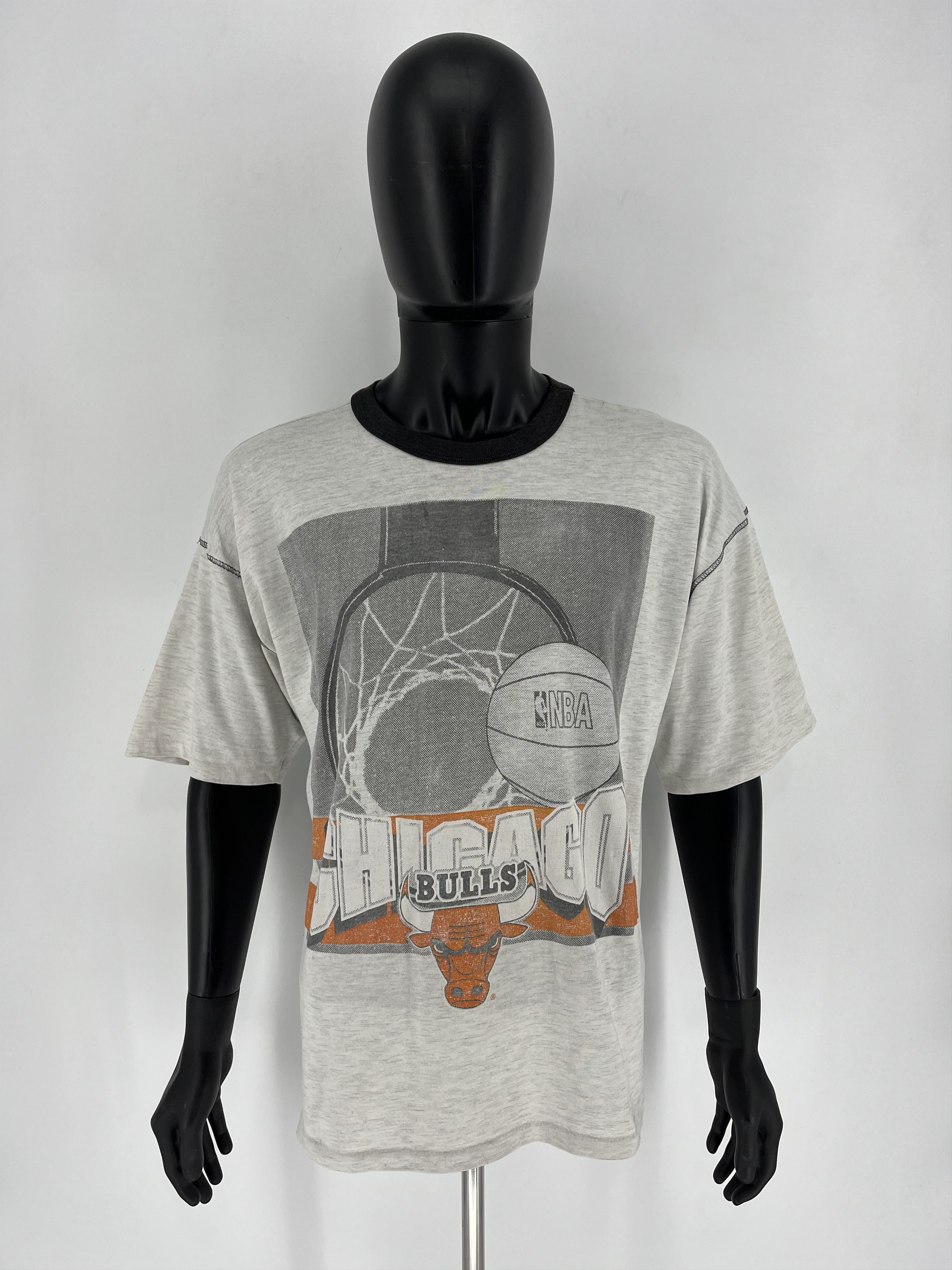 NBA × Vintage Vintage 90s Chicago Bulls Shirt Made in USA Fullprint Size US L / EU 52-54 / 3 - 2 Thumbnail