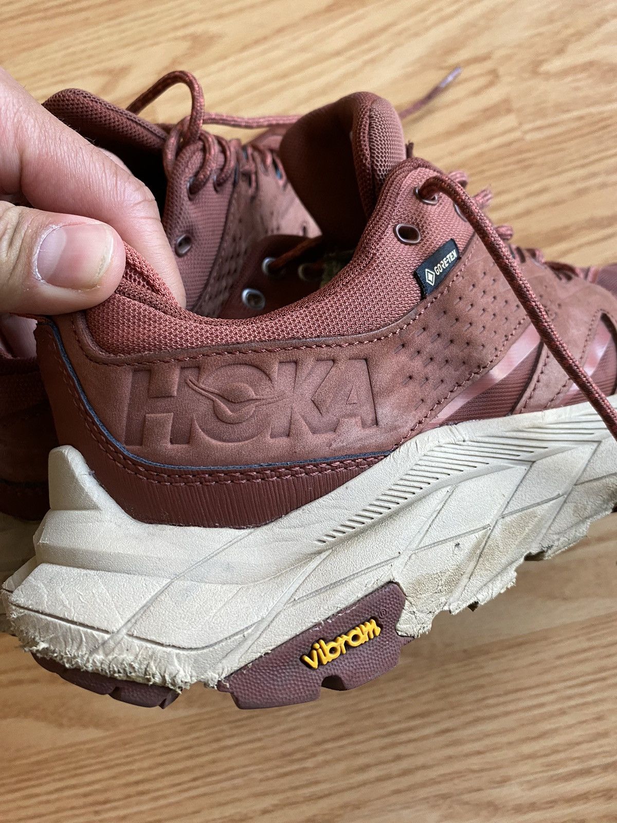 Hoka Hoka Anacapa Red Chunky Gore-tex Vibram Sneaker Shoes Rare Size US 7 / EU 40 - 10 Thumbnail