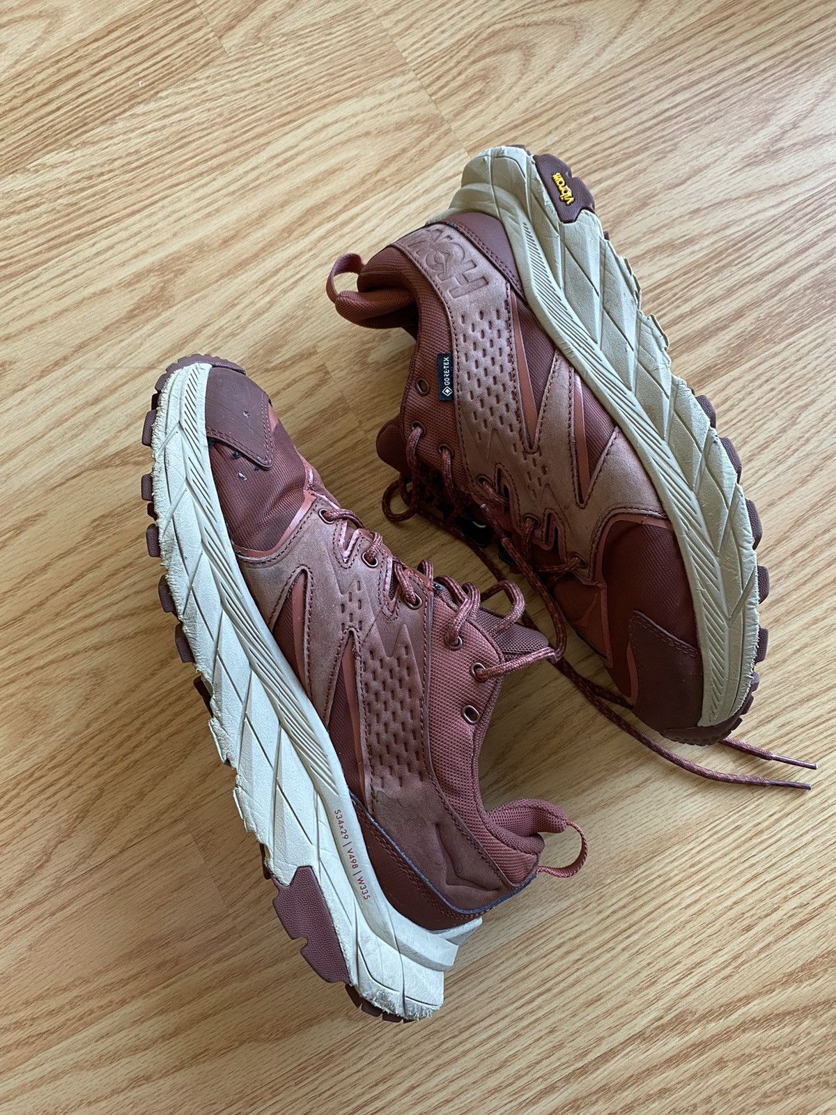 Hoka Hoka Anacapa Red Chunky Gore-tex Vibram Sneaker Shoes Rare Size US 7 / EU 40 - 2 Thumbnail