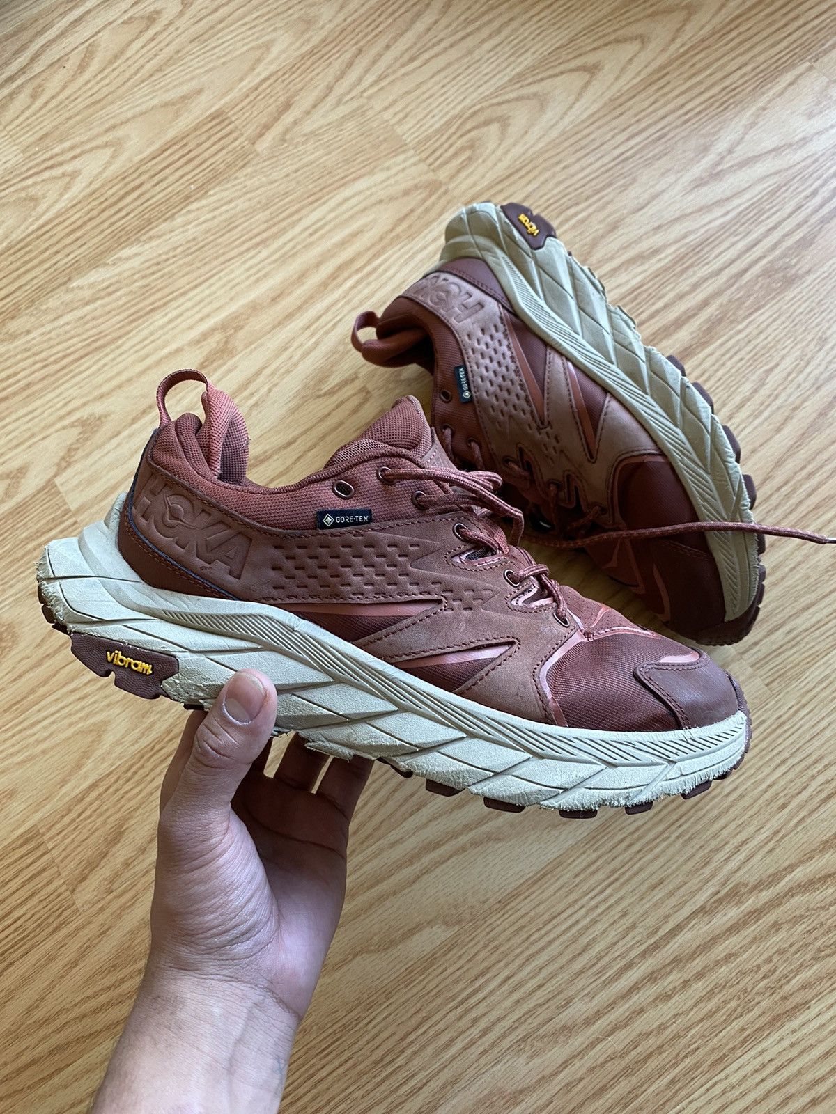 Hoka Hoka Anacapa Red Chunky Gore-tex Vibram Sneaker Shoes Rare Size US 7 / EU 40 - 1 Thumbnail
