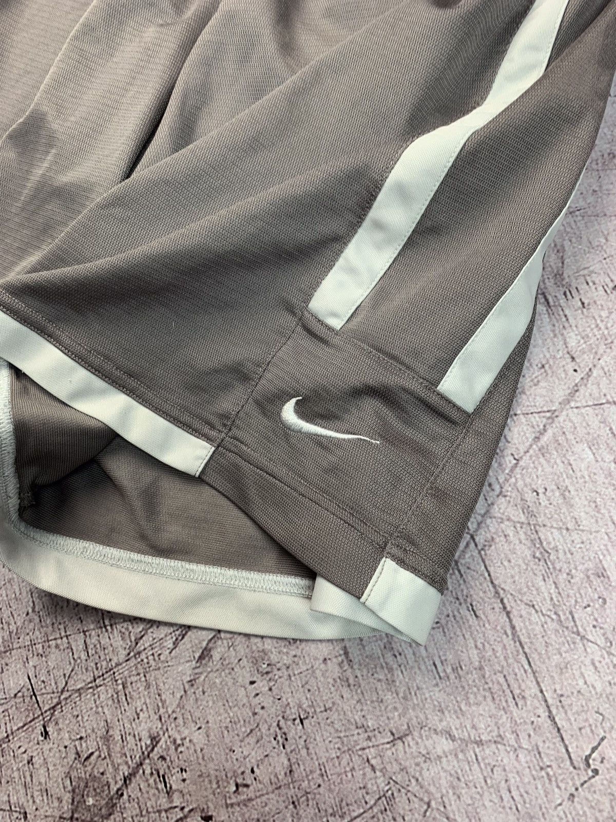 Nike × Vintage Vintage Nike Y2K Hype Shorts Size US 34 / EU 50 - 7 Thumbnail