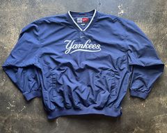 VINTAGE - Nike Team - CENTER SWOOSH - New York Yankees - V Neck