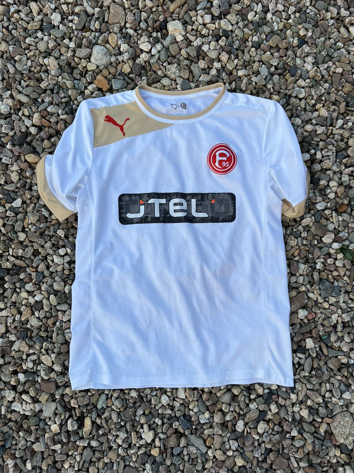 Puma Puma vintage Fortuna Düsseldorf soccer football home jersey Size US M / EU 48-50 / 2 - 1 Thumbnail