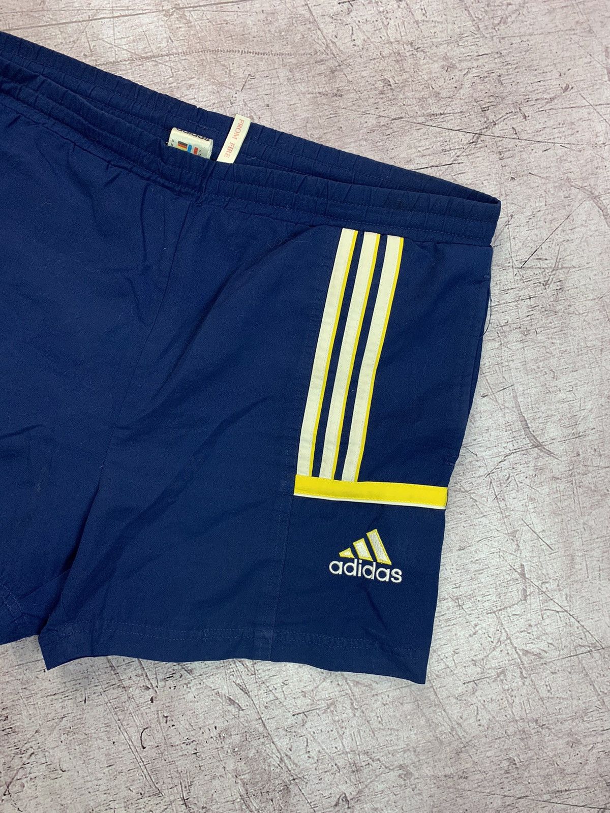 Adidas × Vintage Vintage Adidas Y2K Shorts Size US 32 / EU 48 - 3 Thumbnail