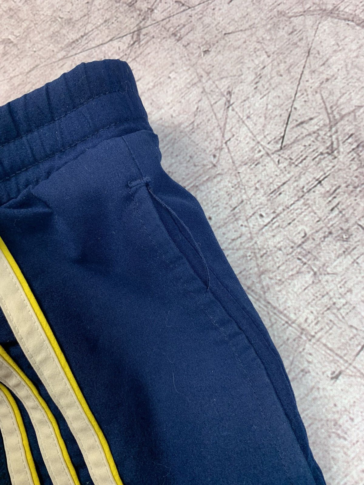 Adidas × Vintage Vintage Adidas Y2K Shorts Size US 32 / EU 48 - 9 Thumbnail