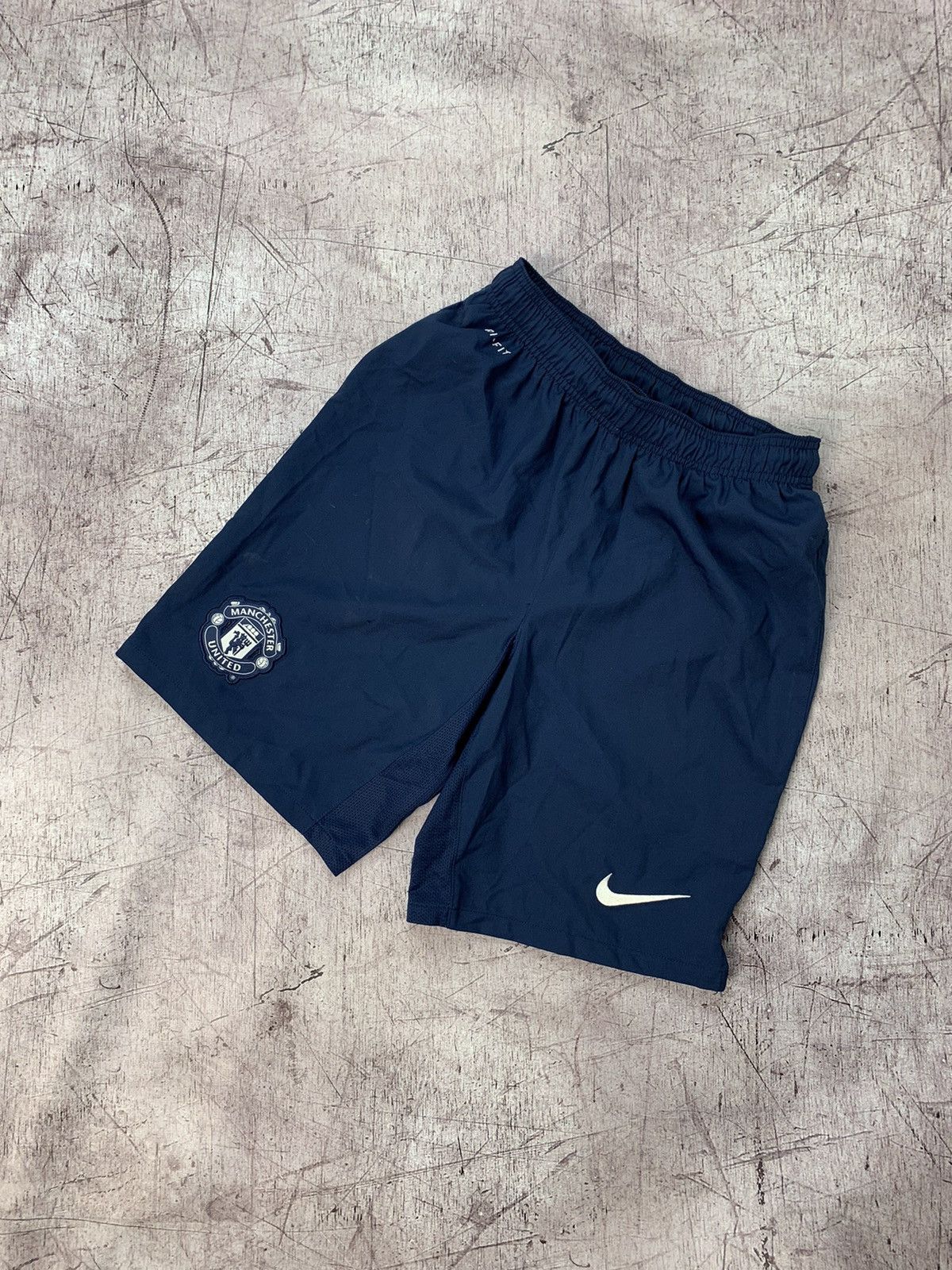 Nike Vintage Nike Manchester United Shorts Size US 30 / EU 46 - 1 Thumbnail