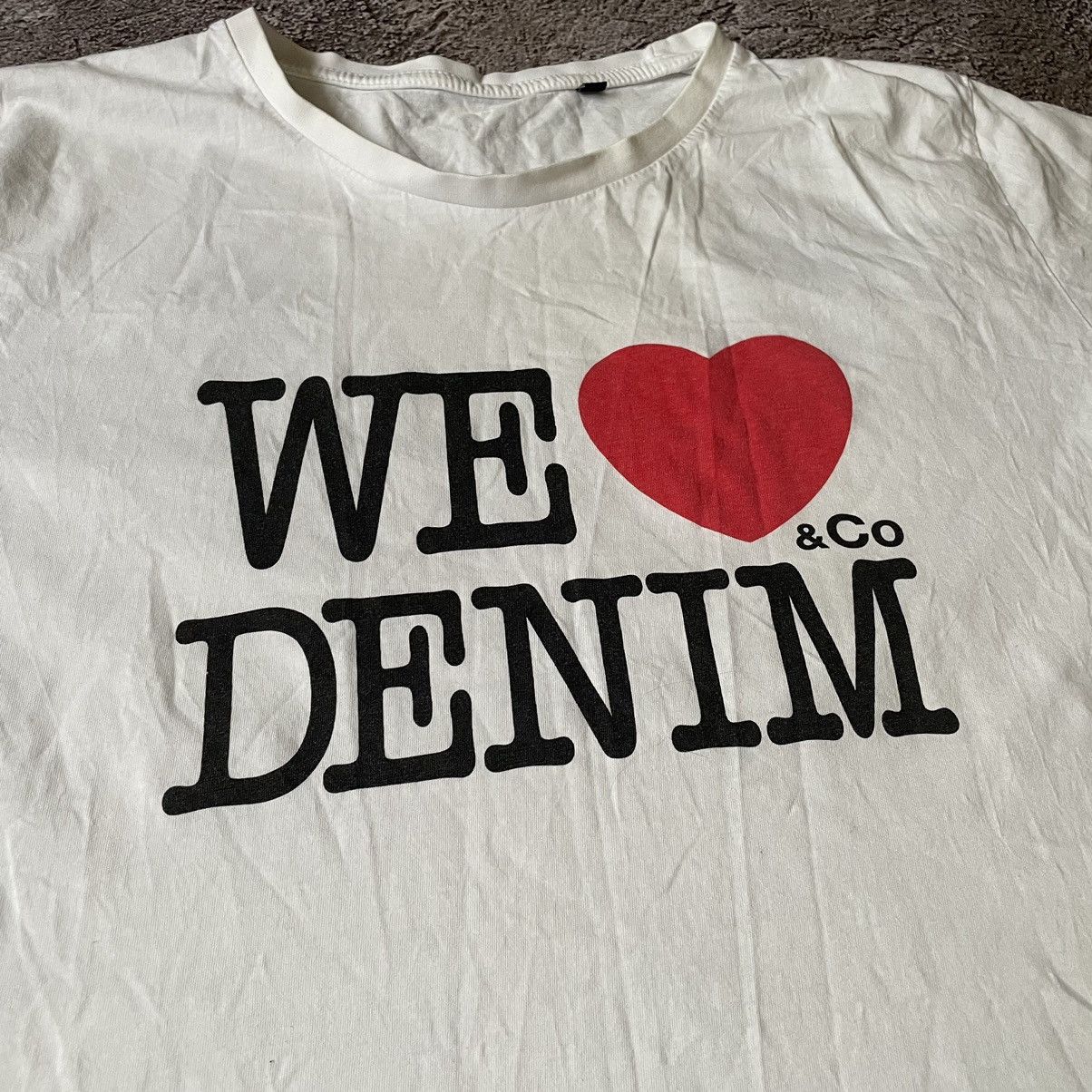 Vintage VINTAGE Y2K “ WE ❤️ DENIM CO LOGO “ FUNNY SLOGAN TEE Size US M / EU 48-50 / 2 - 6 Thumbnail