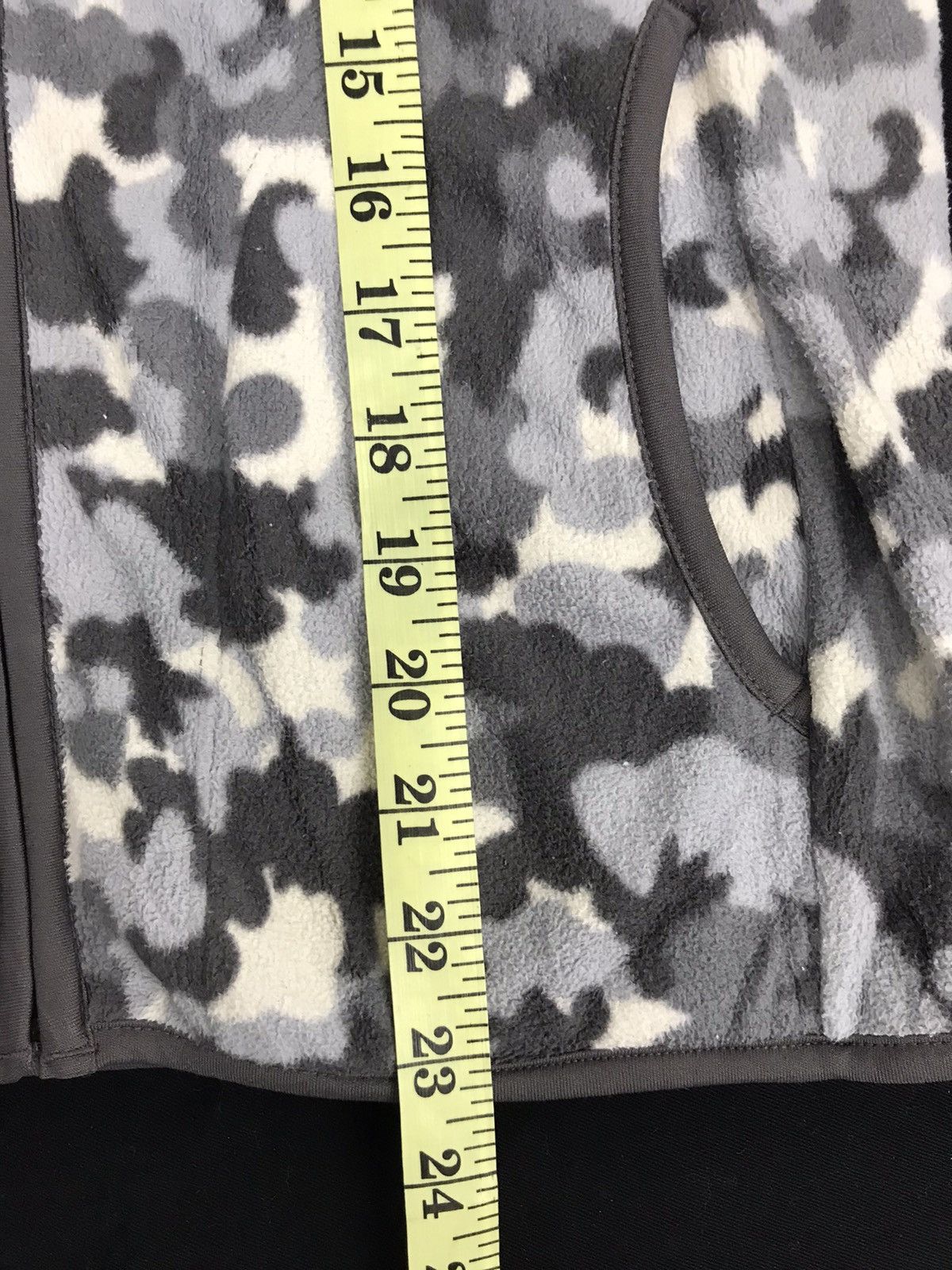 Japanese Brand Uniqlo Camouflage Style Wool Fleece Sweatshirt Hoodies Size S / US 4 / IT 40 - 6 Thumbnail
