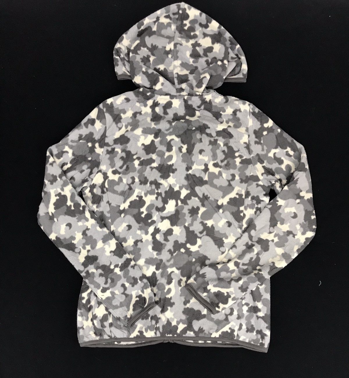 Japanese Brand Uniqlo Camouflage Style Wool Fleece Sweatshirt Hoodies Size S / US 4 / IT 40 - 2 Thumbnail
