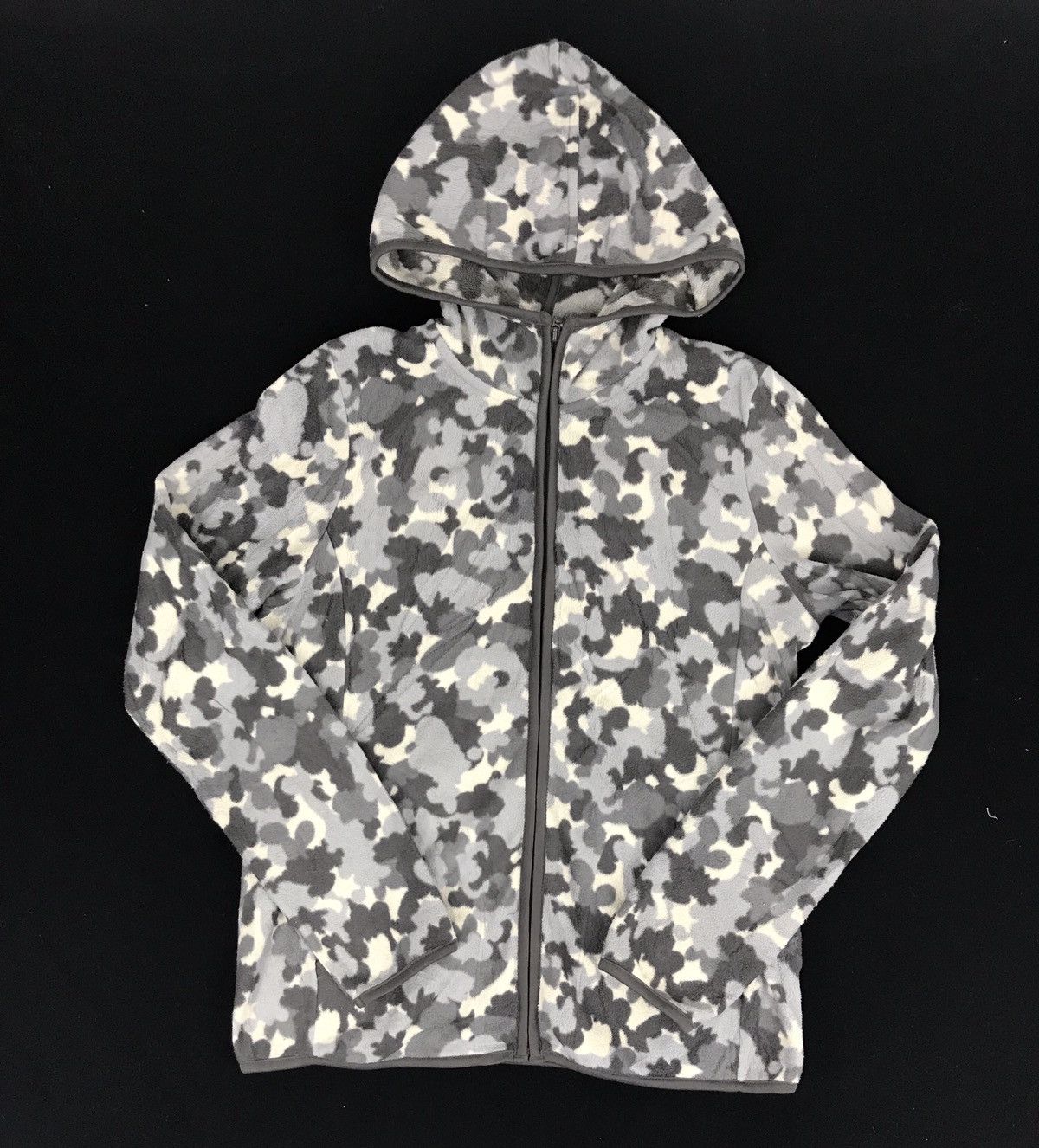 Japanese Brand Uniqlo Camouflage Style Wool Fleece Sweatshirt Hoodies Size S / US 4 / IT 40 - 1 Thumbnail