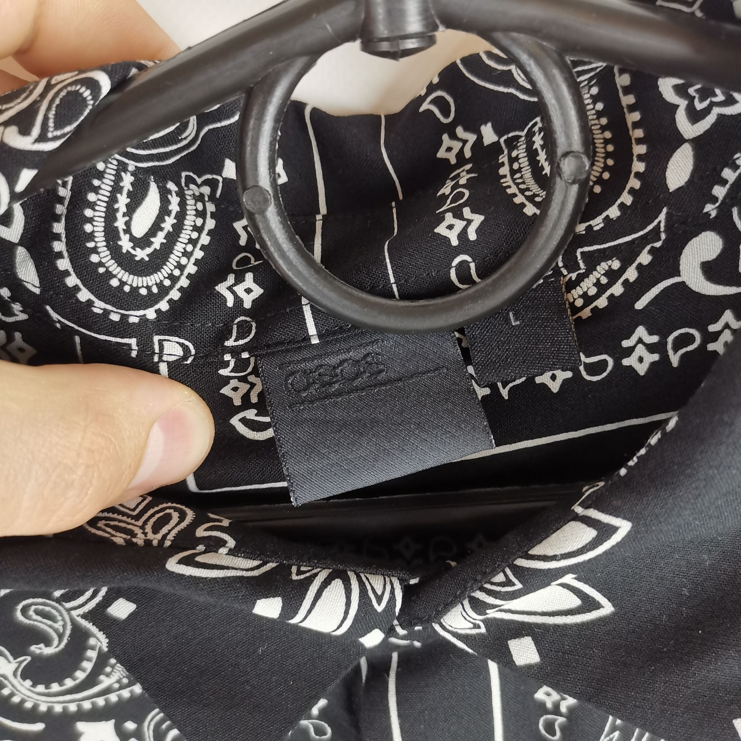 Asos Asos hype oversized black pattern bandana shirt Size US L / EU 52-54 / 3 - 2 Thumbnail