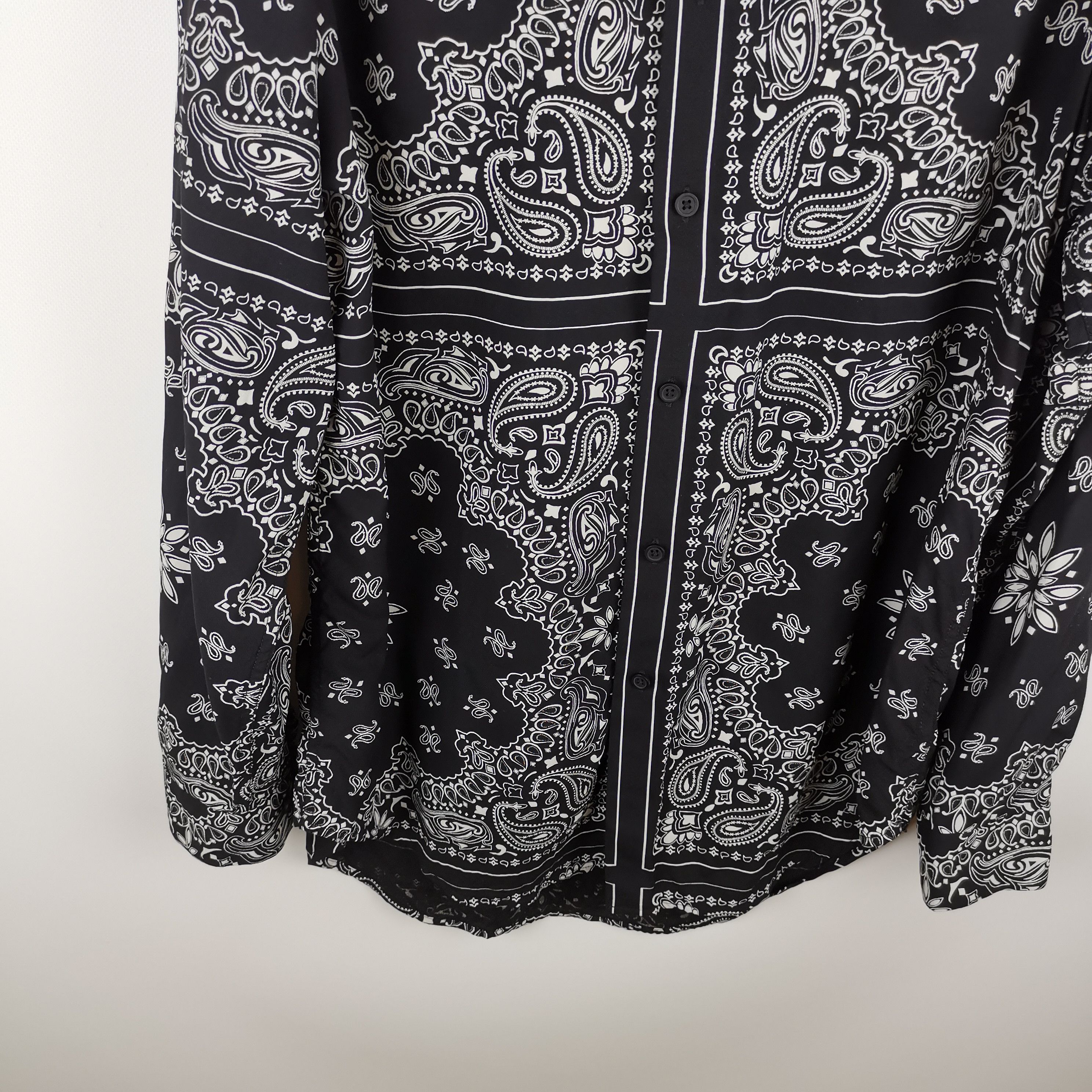 Asos Asos hype oversized black pattern bandana shirt Size US L / EU 52-54 / 3 - 4 Thumbnail