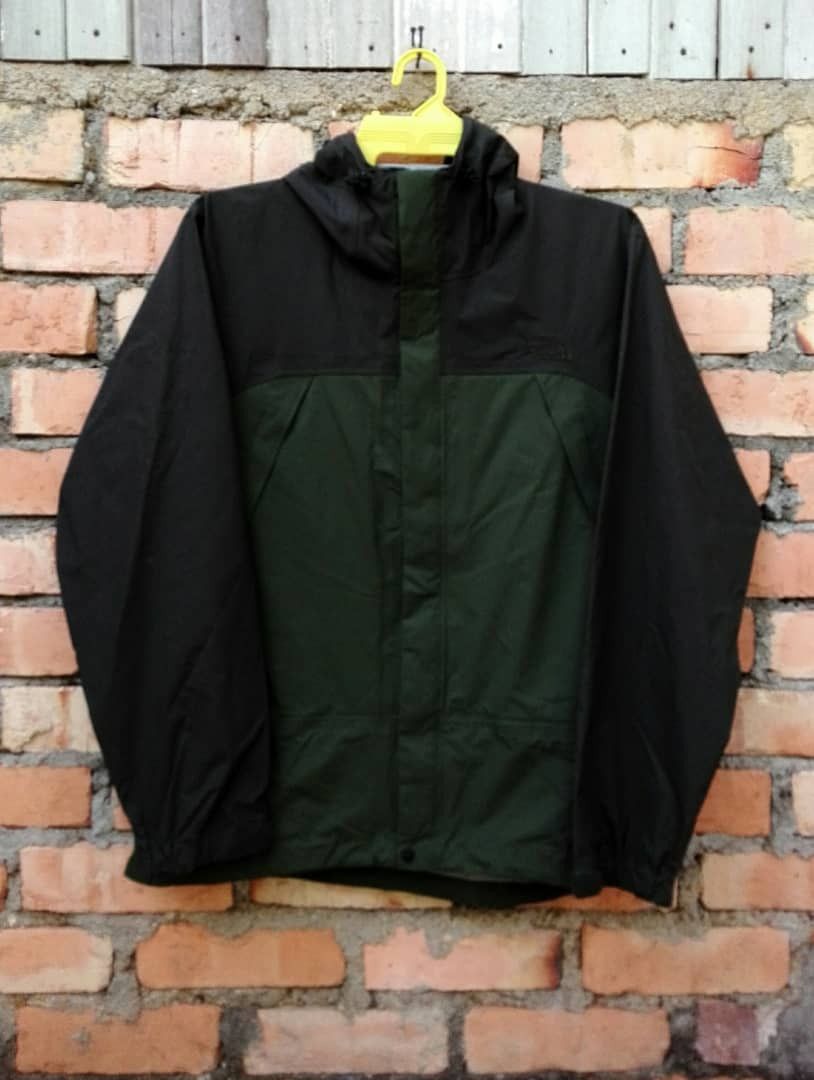 image of Goretex x Sports Specialties The North Face Jacket Hooded Waterproof in Green, Men's (Size XL)