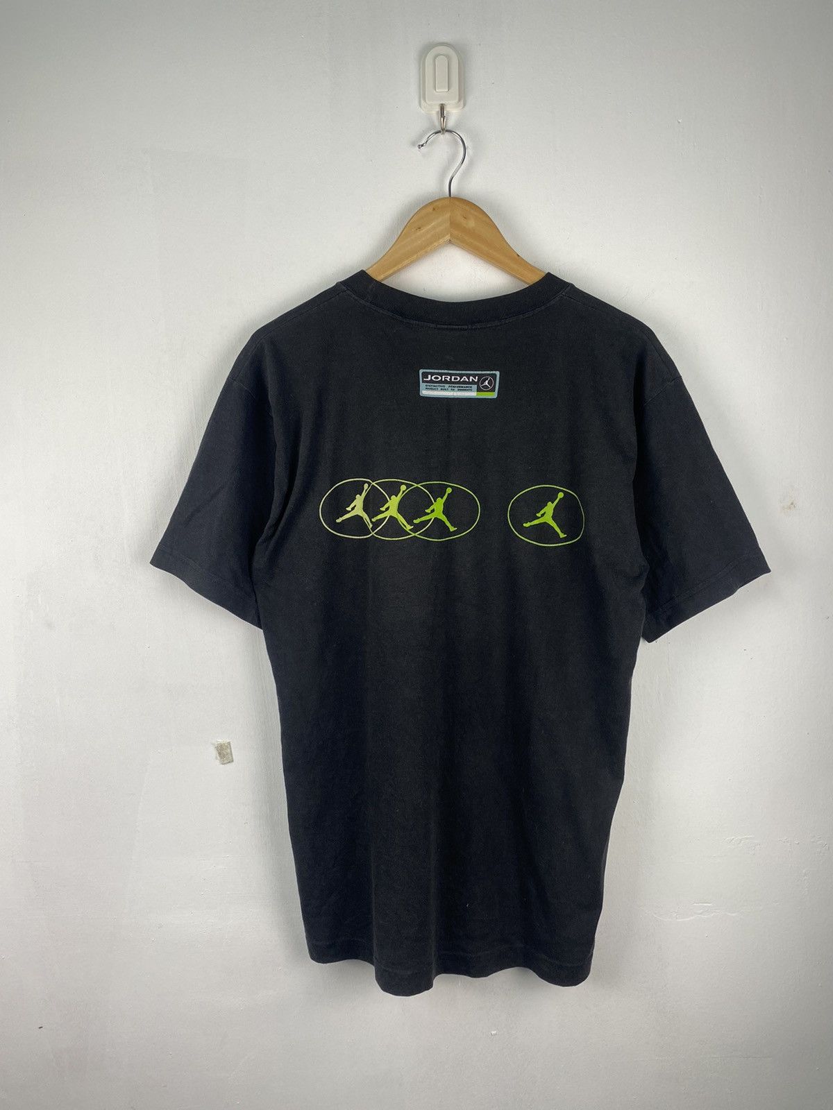 Nike Vintage 90s nike air jordan tshirt white tag Size US M / EU 48-50 / 2 - 2 Thumbnail