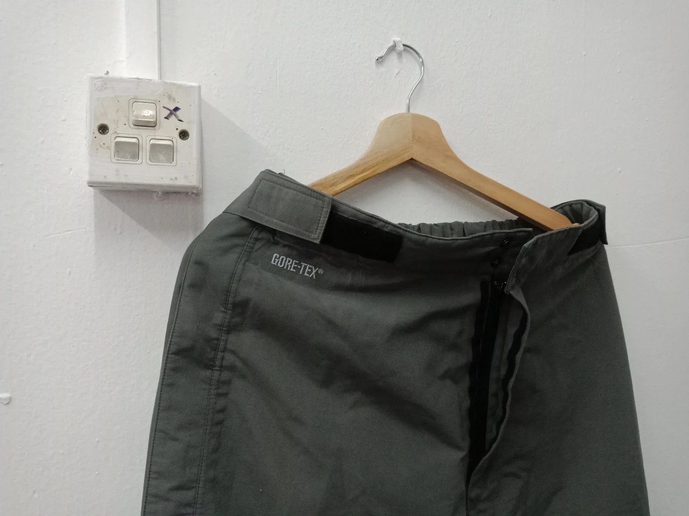 The North Face The North Face X Goretex Ski Hiking Pants Size US 33 - 5 Thumbnail