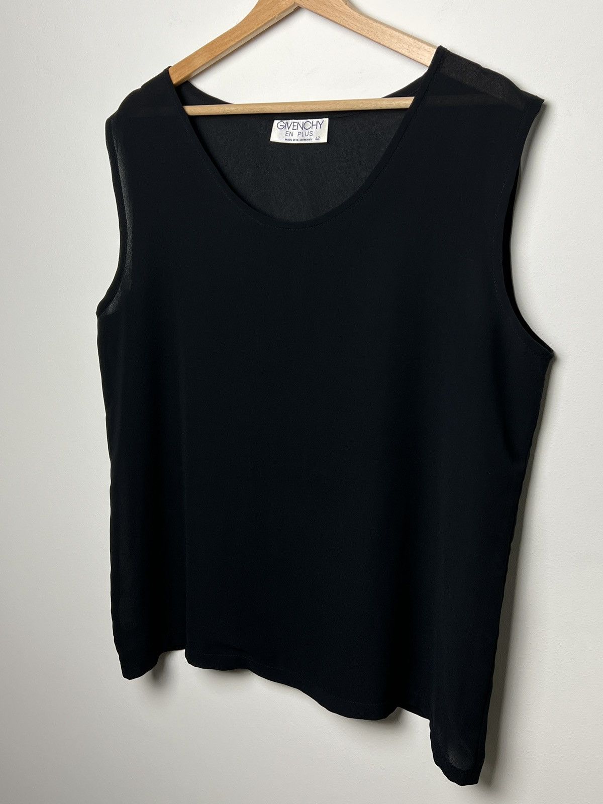 Givenchy givenchy sleeveless shirt vintage Size US L / EU 52-54 / 3 - 4 Thumbnail