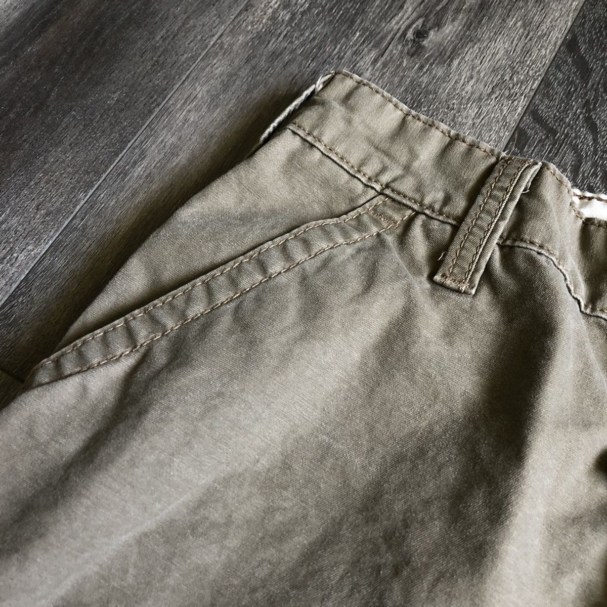 Levi's Vintage 2000s Levi’s Cargo Multi Pocket Shorts Size 30 Size US 30 / EU 46 - 4 Thumbnail