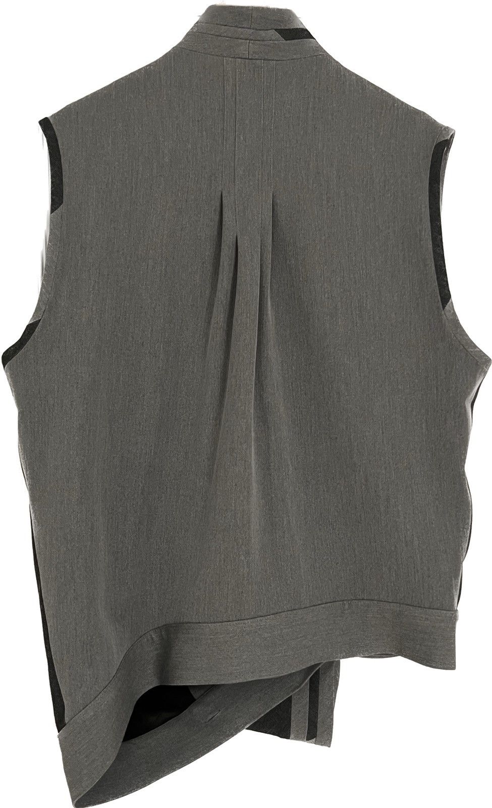 Kiko Kostadinov 00132022 XOLO Darnell Vest