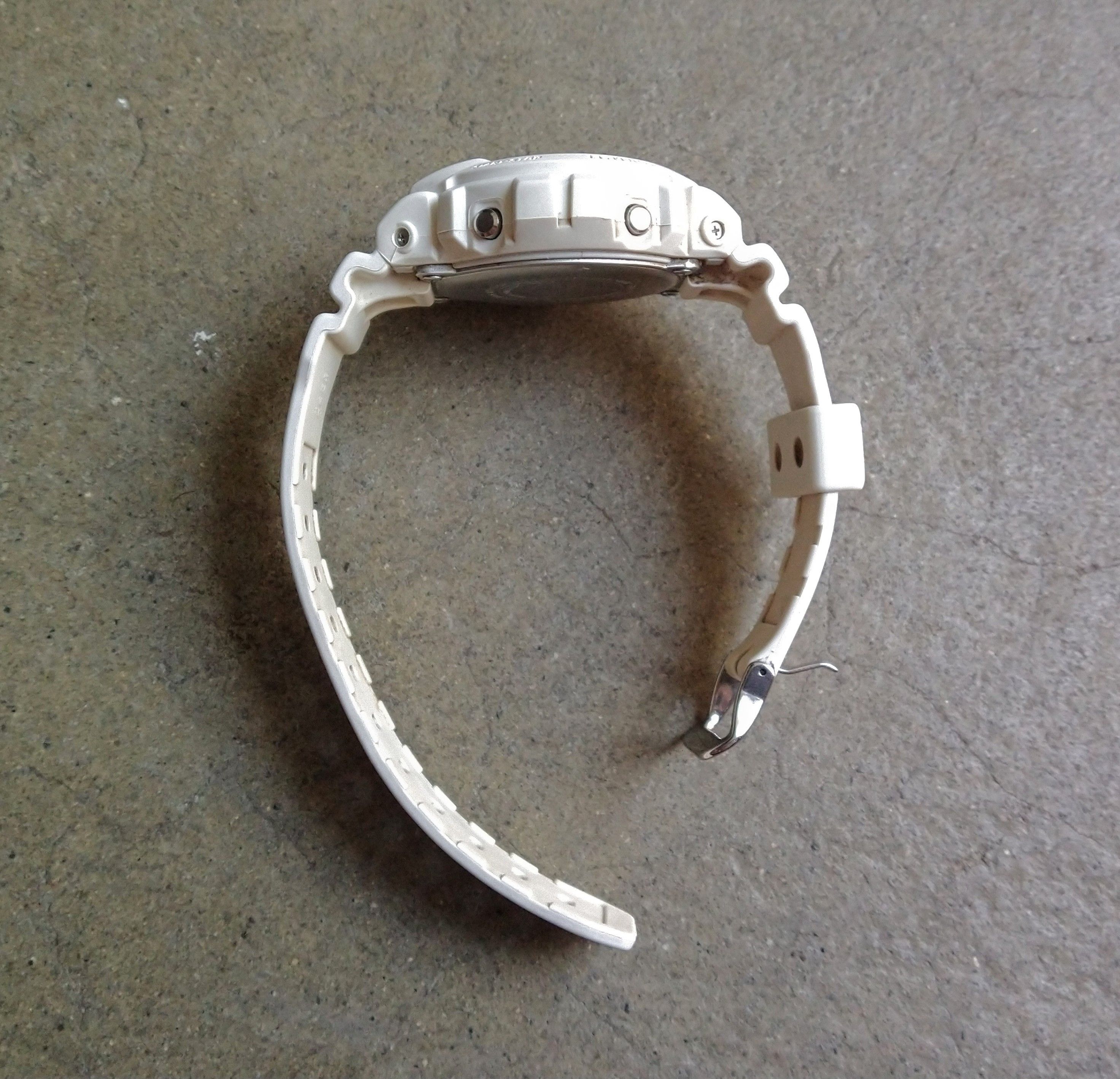 Casio × G Shock Casio G-Shock DW-6900WW White Wristwatch Rubber Whiteout Size ONE SIZE - 11 Thumbnail