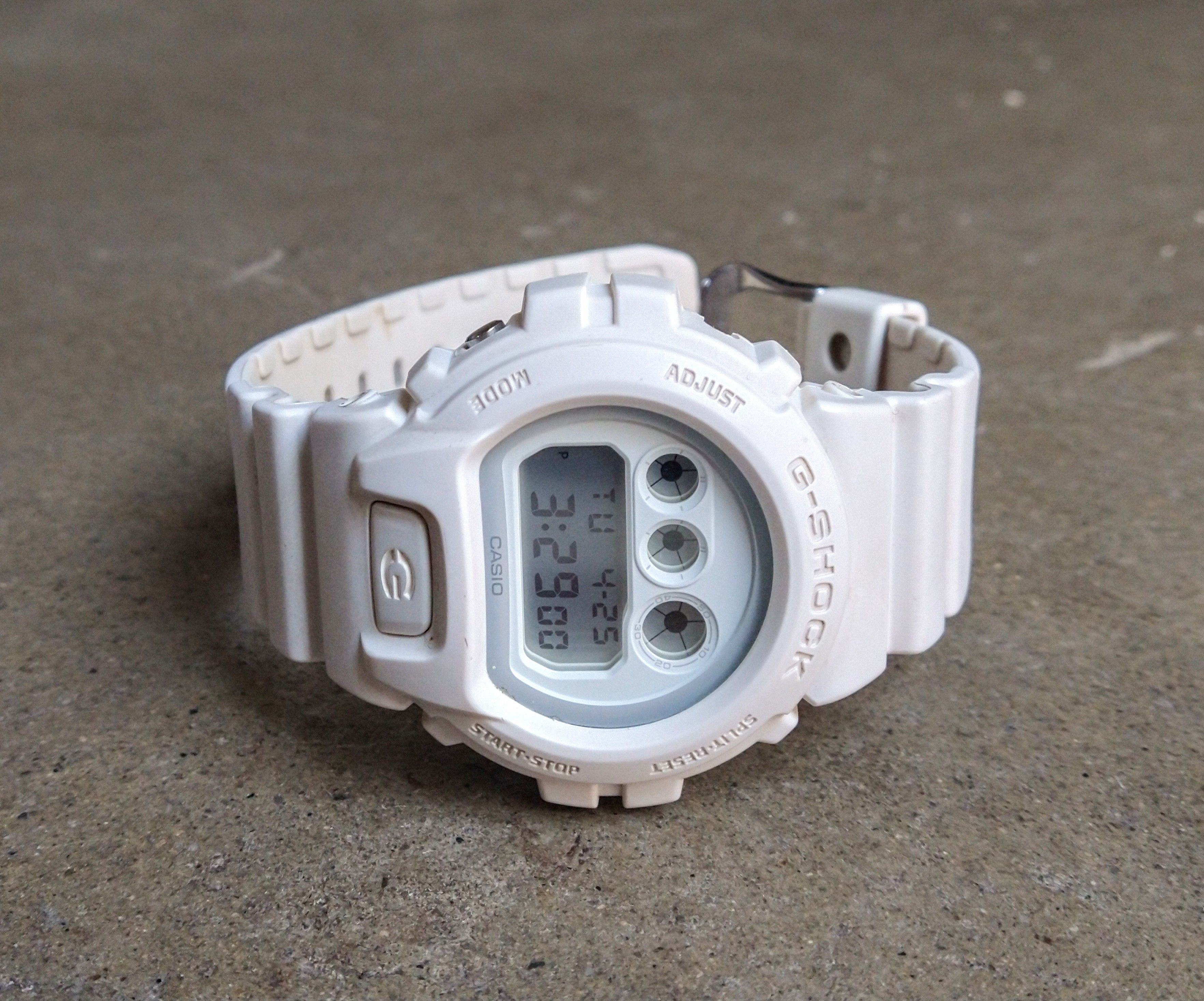 Casio × G Shock Casio G-Shock DW-6900WW White Wristwatch Rubber Whiteout Size ONE SIZE - 1 Thumbnail