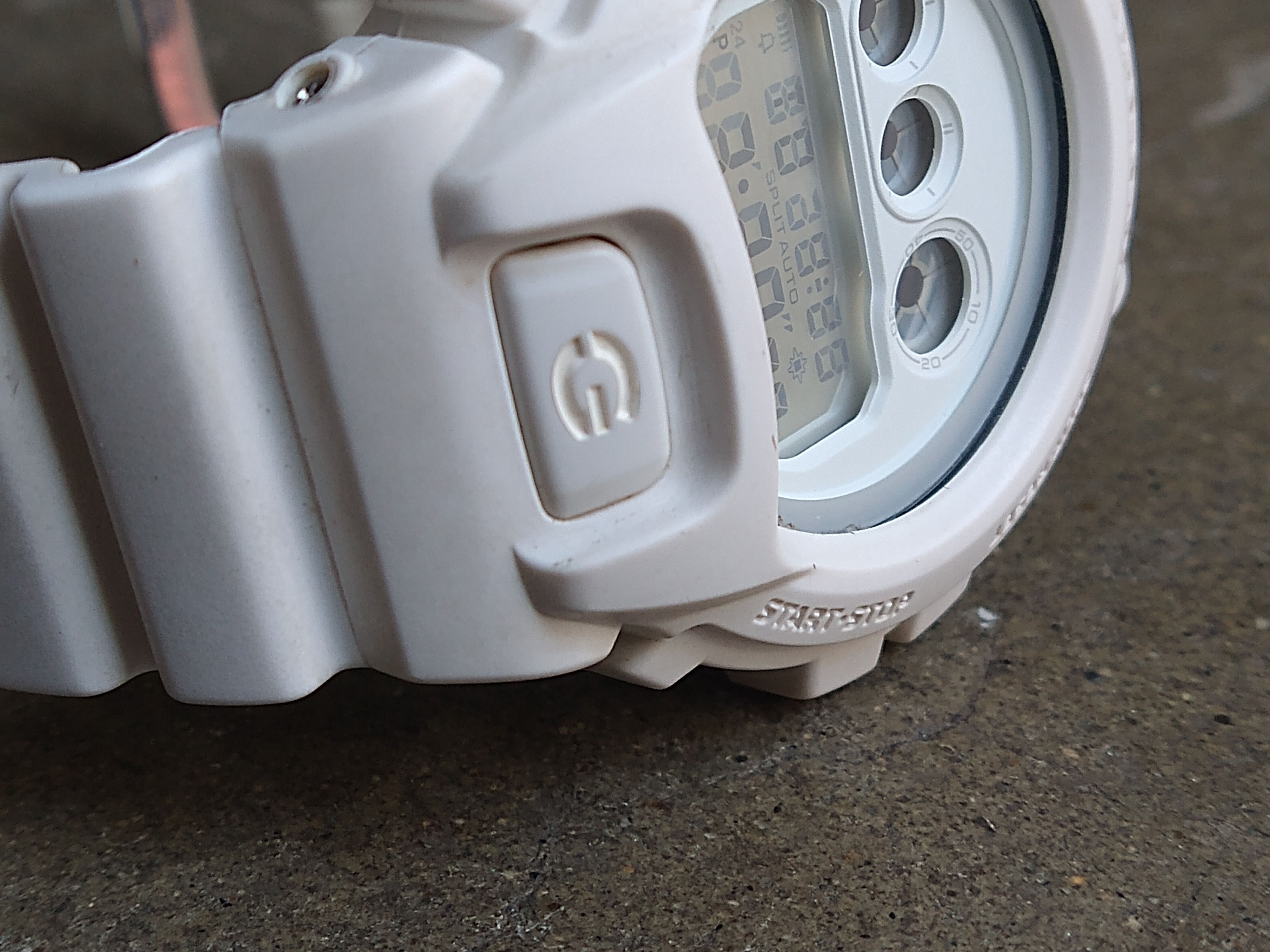 Casio × G Shock Casio G-Shock DW-6900WW White Wristwatch Rubber Whiteout Size ONE SIZE - 5 Thumbnail