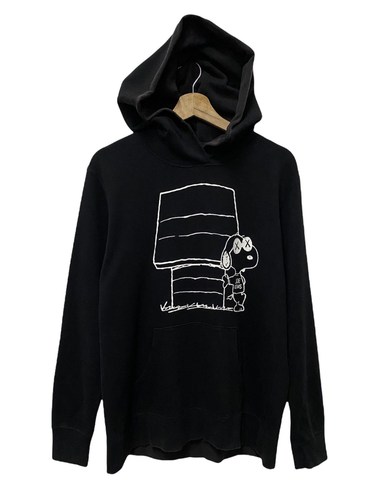 Kaws × Peanuts 🇯🇵KAWS Joe Kaws X Uniqlo Sweater Hoodies Size US M / EU 48-50 / 2 - 9 Thumbnail