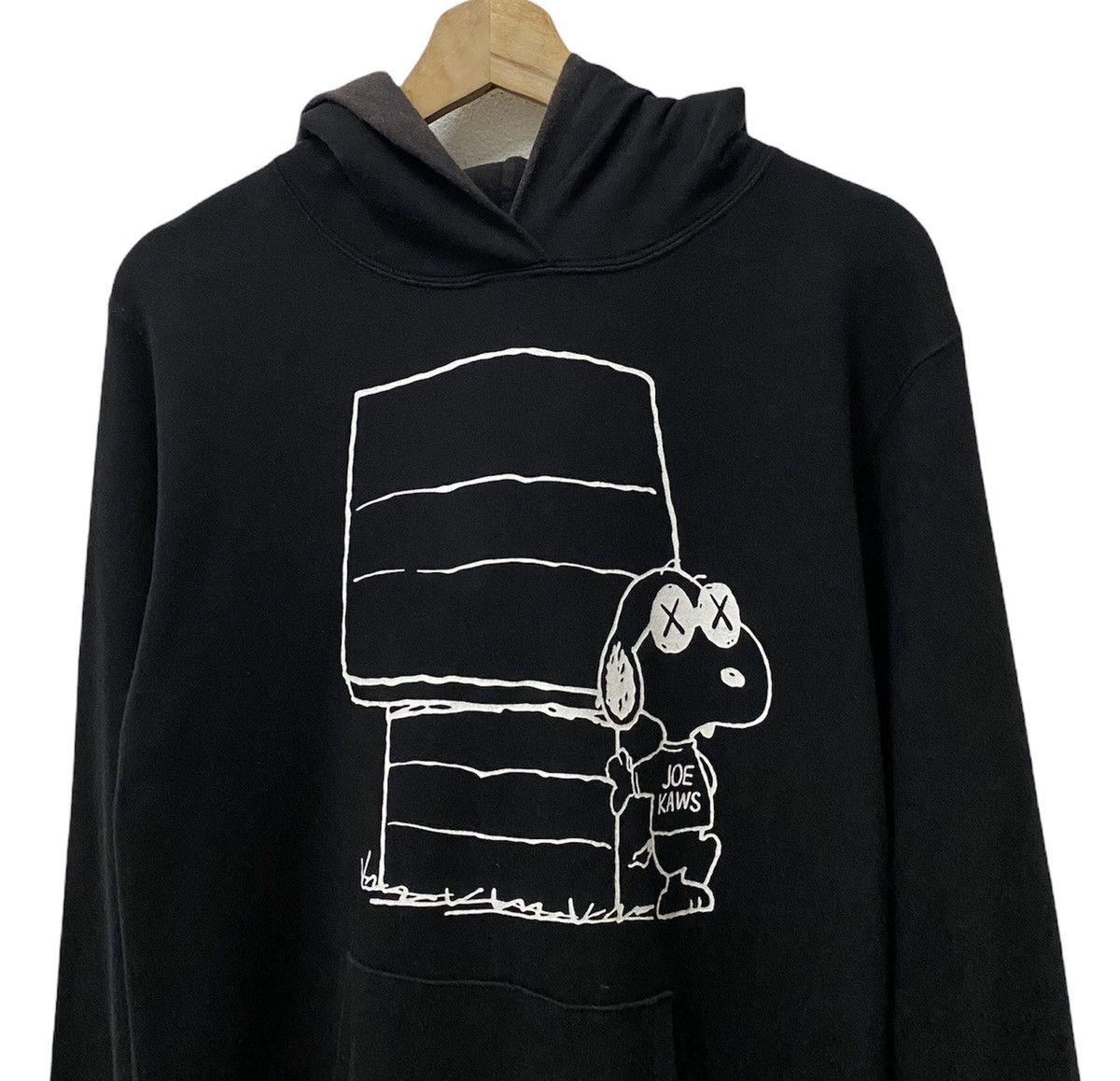 Kaws × Peanuts 🇯🇵KAWS Joe Kaws X Uniqlo Sweater Hoodies Size US M / EU 48-50 / 2 - 2 Thumbnail