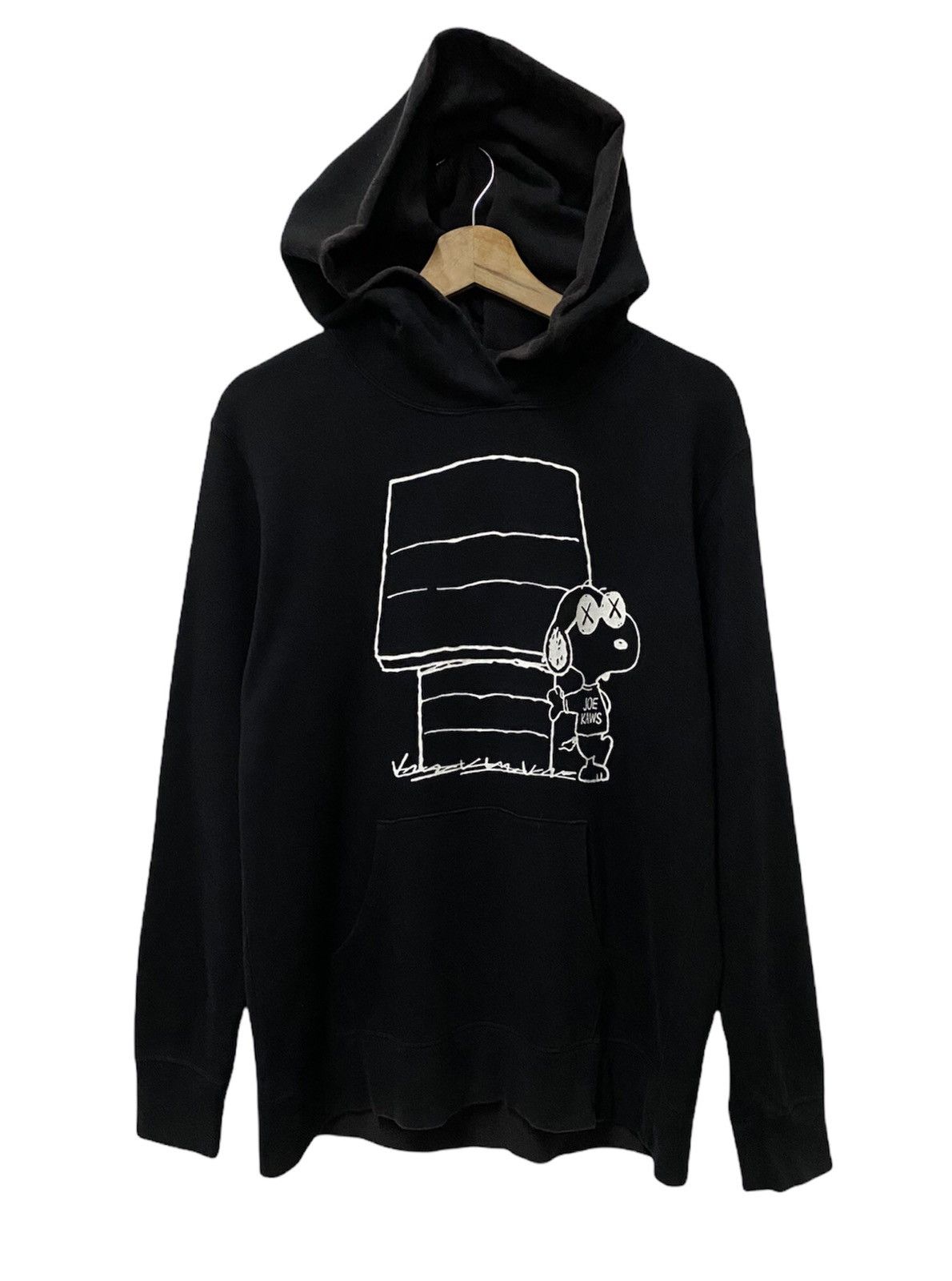 Kaws × Peanuts 🇯🇵KAWS Joe Kaws X Uniqlo Sweater Hoodies Size US M / EU 48-50 / 2 - 5 Thumbnail