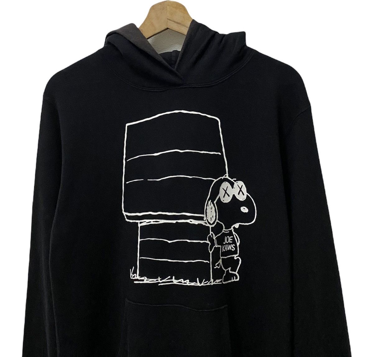 Kaws × Peanuts 🇯🇵KAWS Joe Kaws X Uniqlo Sweater Hoodies Size US M / EU 48-50 / 2 - 6 Thumbnail