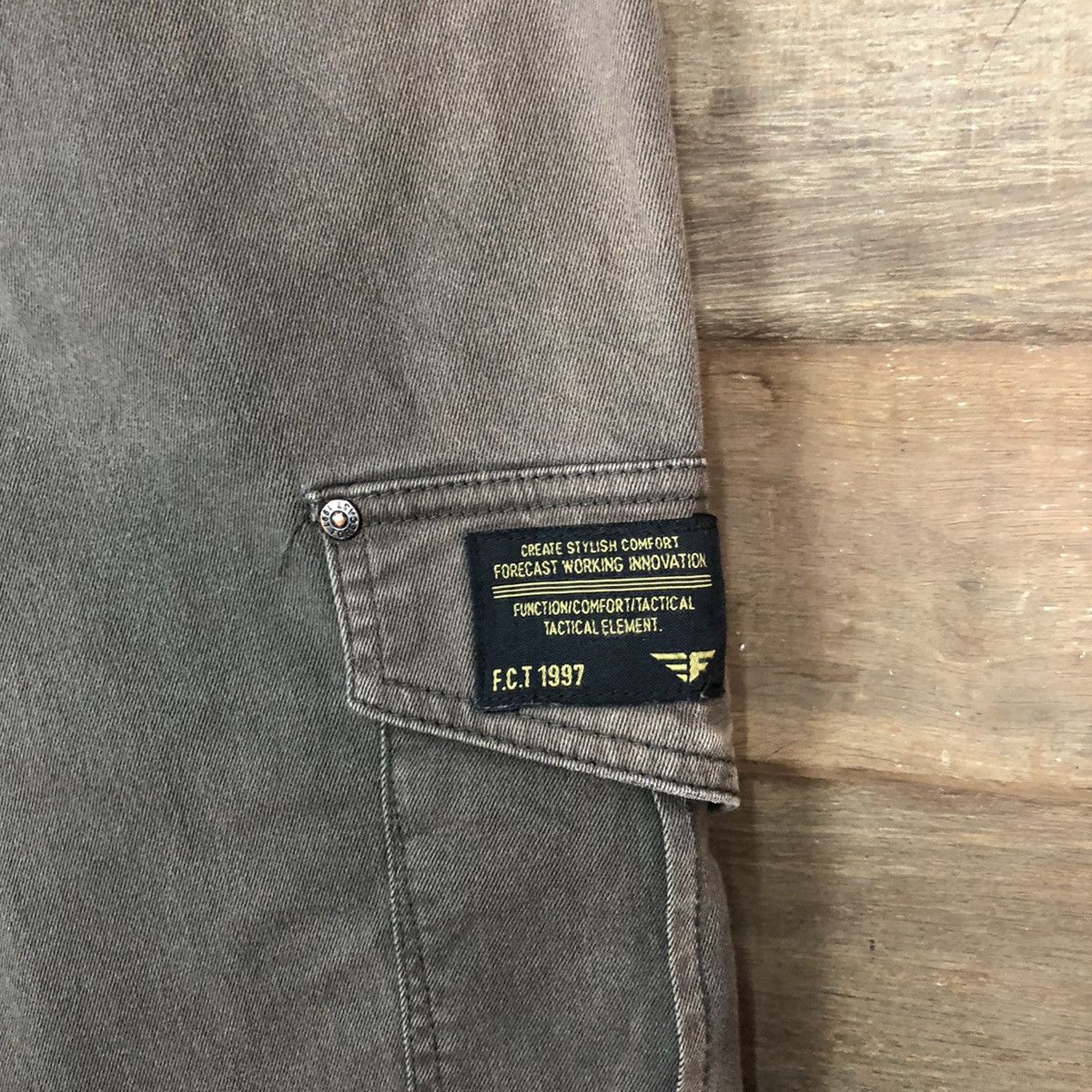 Faded Glory Fore Cast Grey faded Cargo Multipocket Pants #6776 Size US 31 - 15 Thumbnail