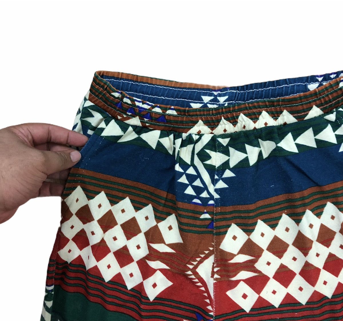 Vintage VINTAGE HEALTHKNIT NAVAJO DESIGN SHORT PANTS Size US 30 / EU 46 - 5 Thumbnail