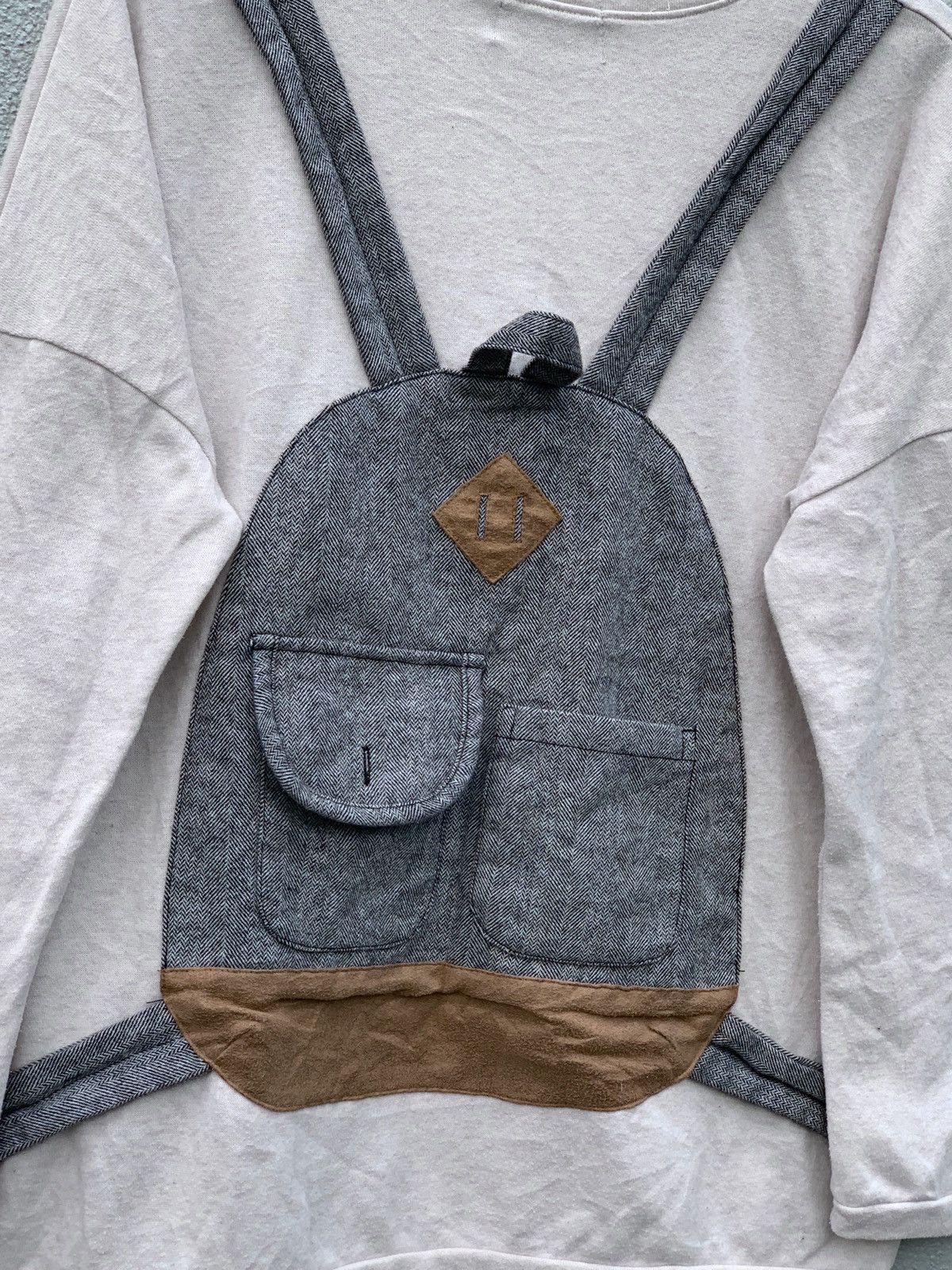 Designer Rivet & Surge Cartoon Art with Bag Design Sweatshirt Size US M / EU 48-50 / 2 - 6 Thumbnail