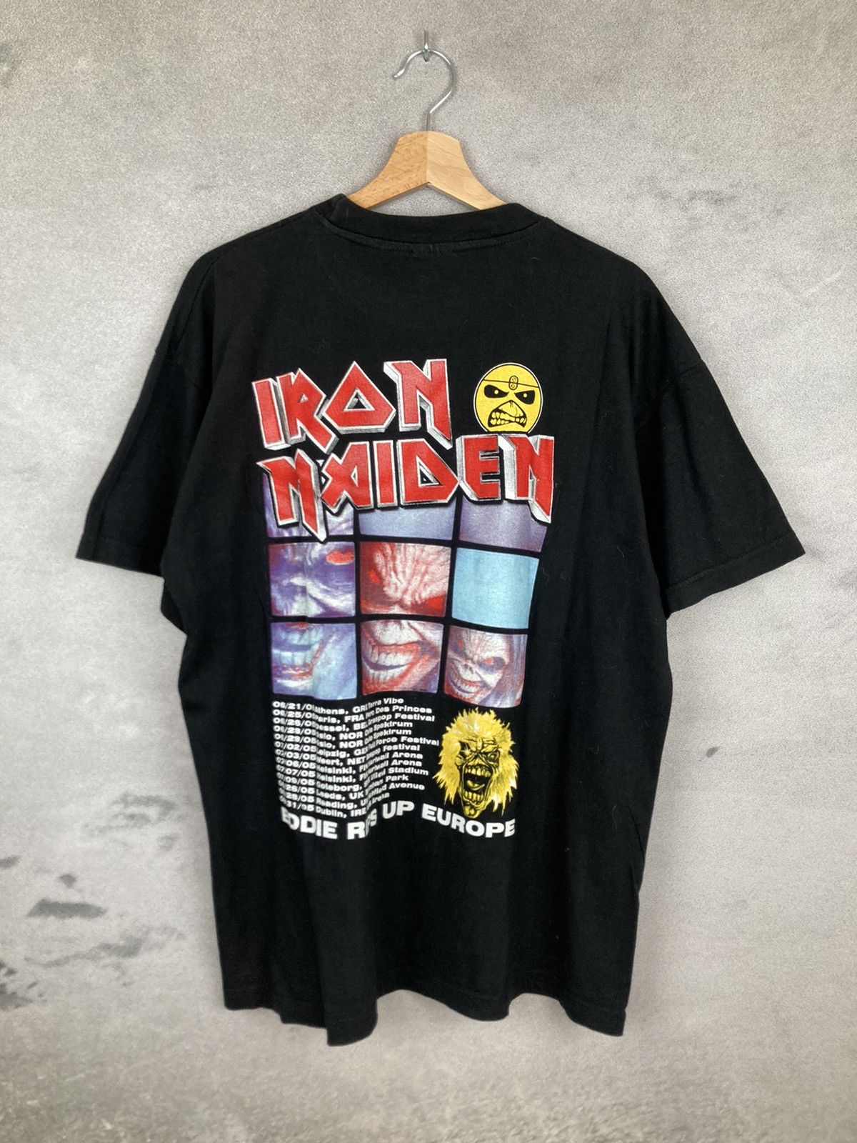 Band Tees RARE Vintage Iron Maiden Dance of Death 2005 Tour Tee Metal Size US XL / EU 56 / 4 - 2 Thumbnail