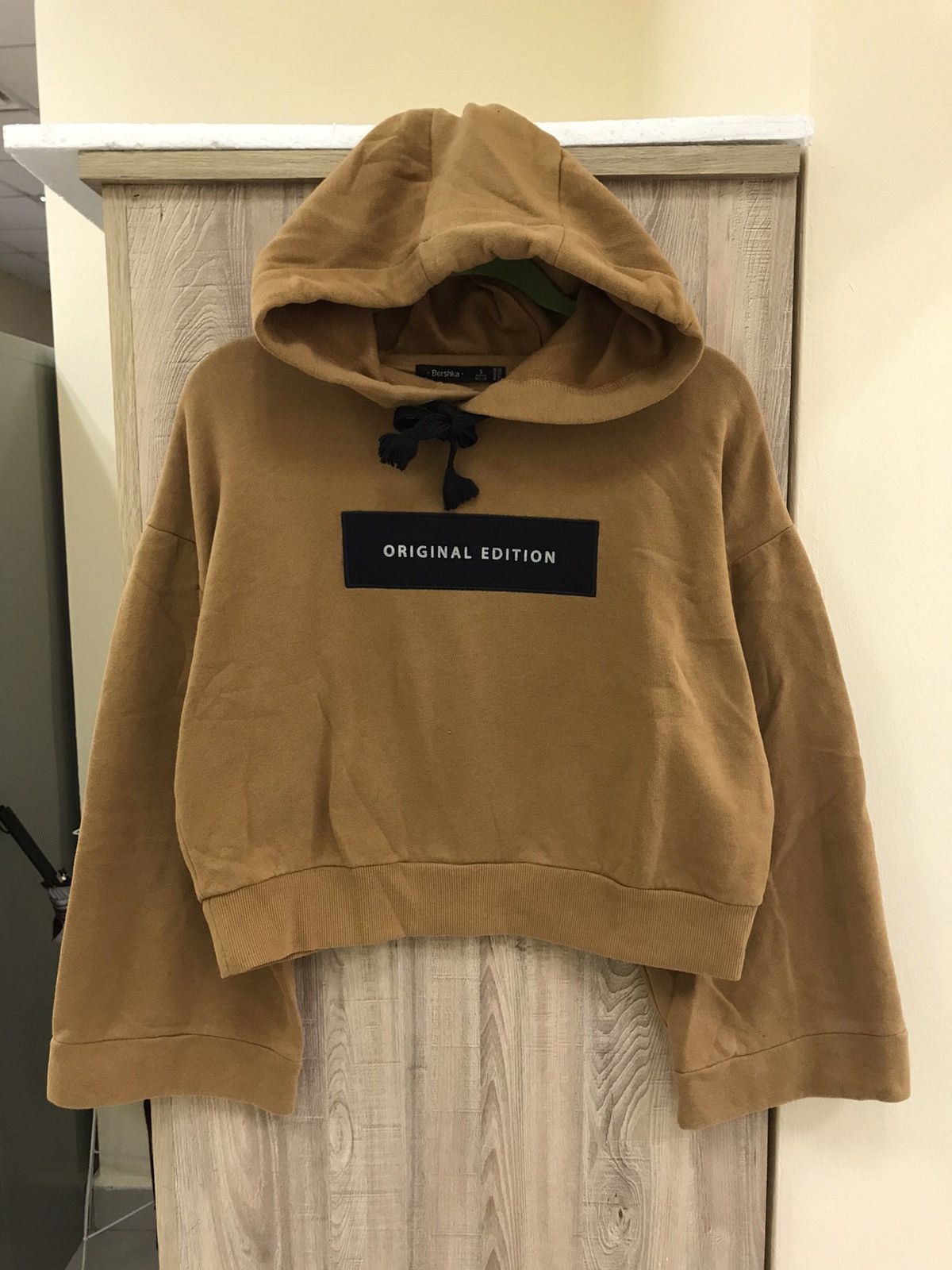 Bershka Bershka Limited Edition Cropped Hoodie Size M / US 6-8 / IT 42-44 - 1 Thumbnail