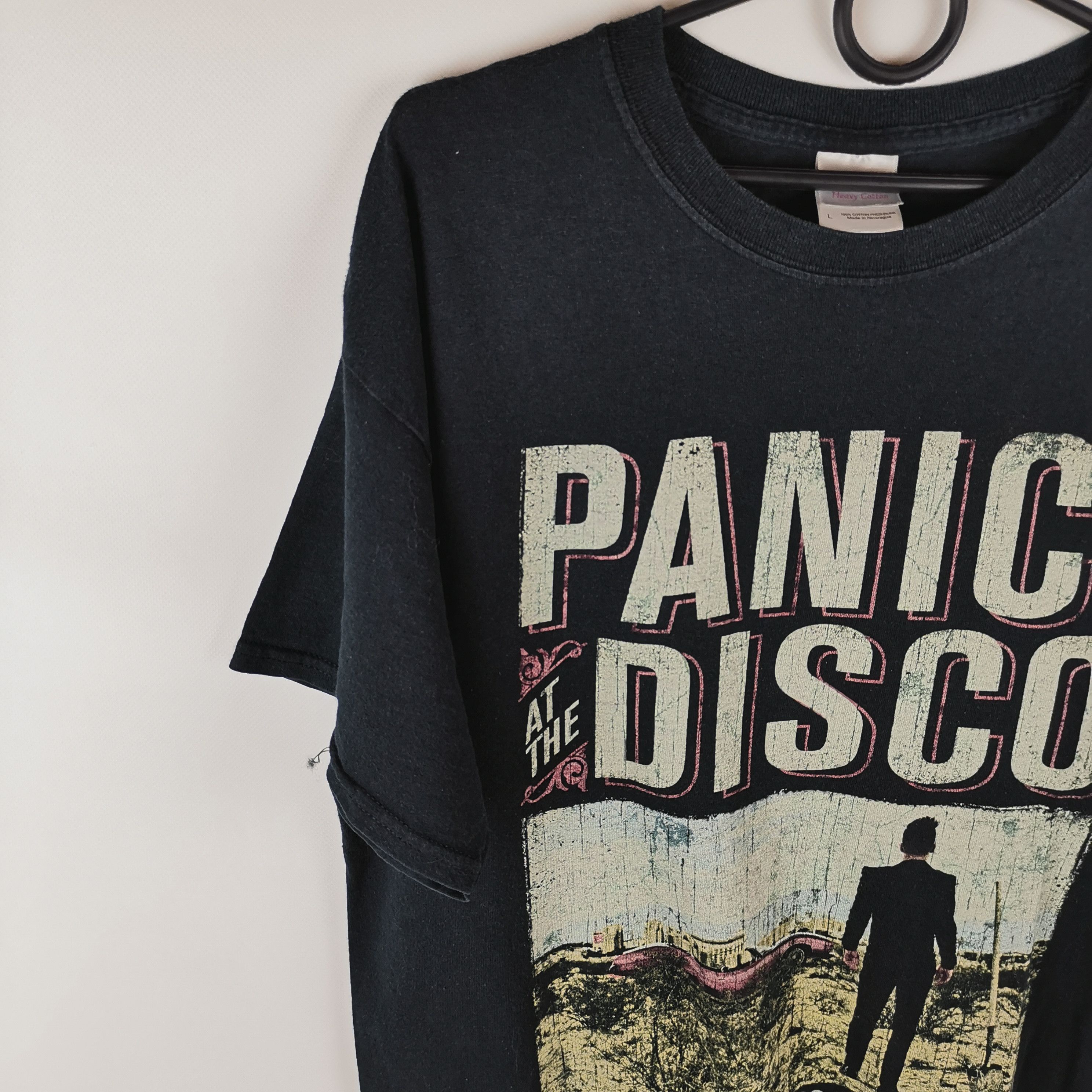 Band Tees Panic! At the disco Gildan band tee Size US L / EU 52-54 / 3 - 3 Thumbnail
