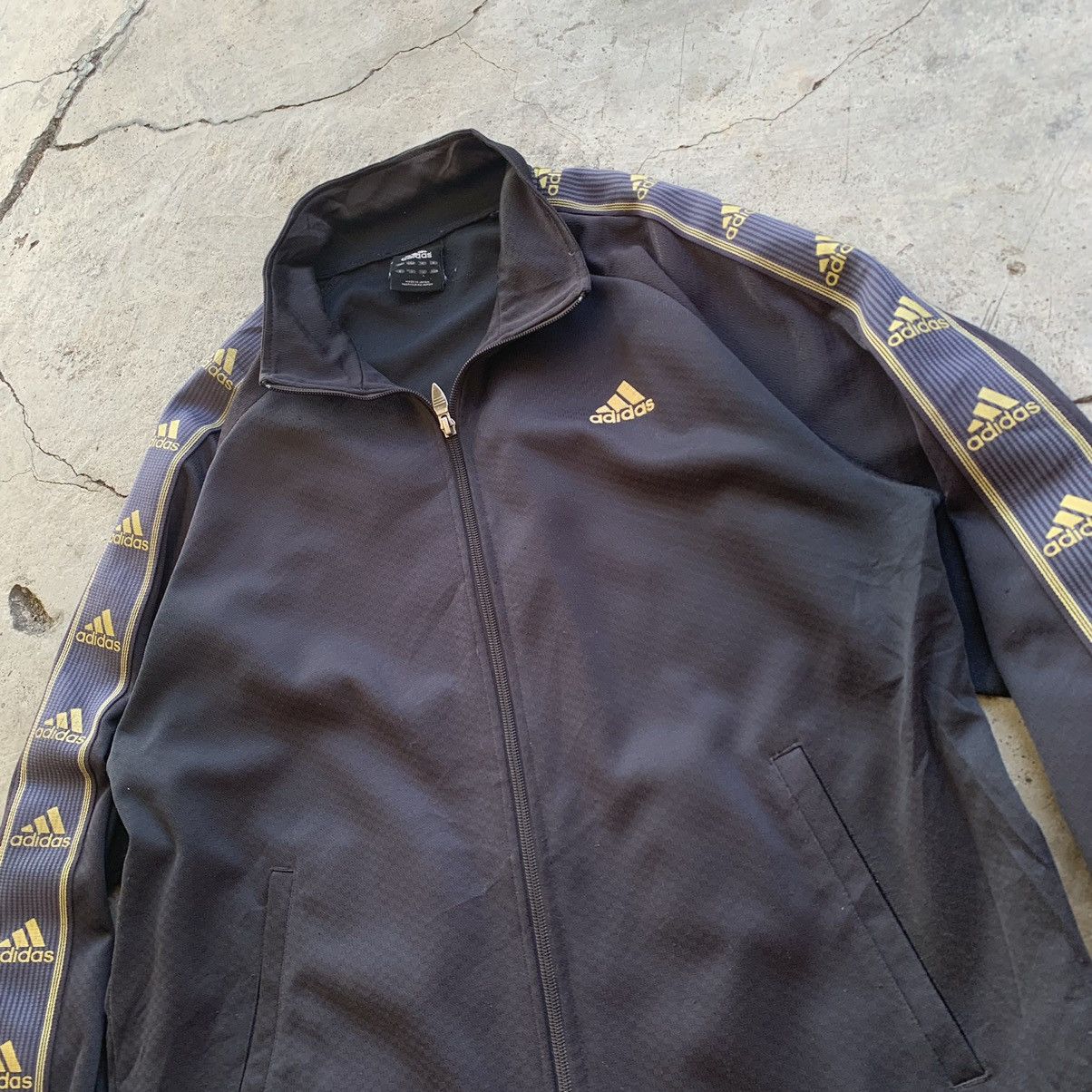Adidas × Vintage Adidas vintage y2k sweater light jacket side tape Size US L / EU 52-54 / 3 - 9 Thumbnail