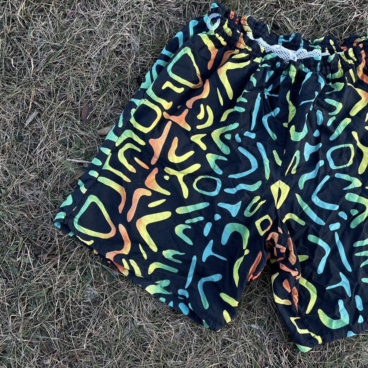 Vintage Vintage 90s All Over Print Baggy Shorts Rave Streetwear 32 Size US 32 / EU 48 - 3 Thumbnail