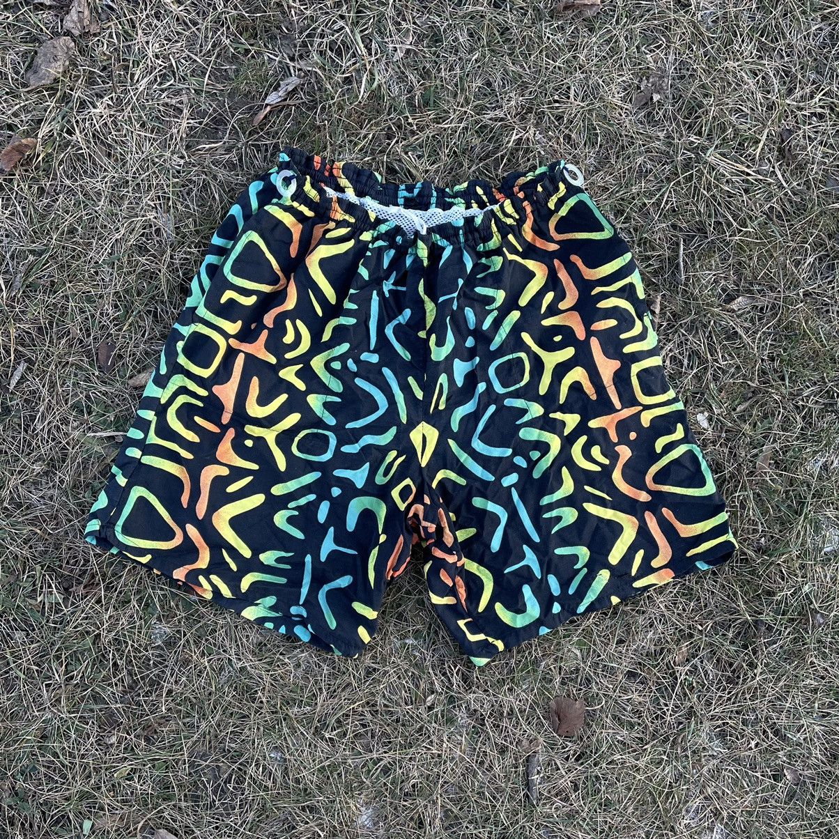 Vintage Vintage 90s All Over Print Baggy Shorts Rave Streetwear 32 Size US 32 / EU 48 - 1 Thumbnail