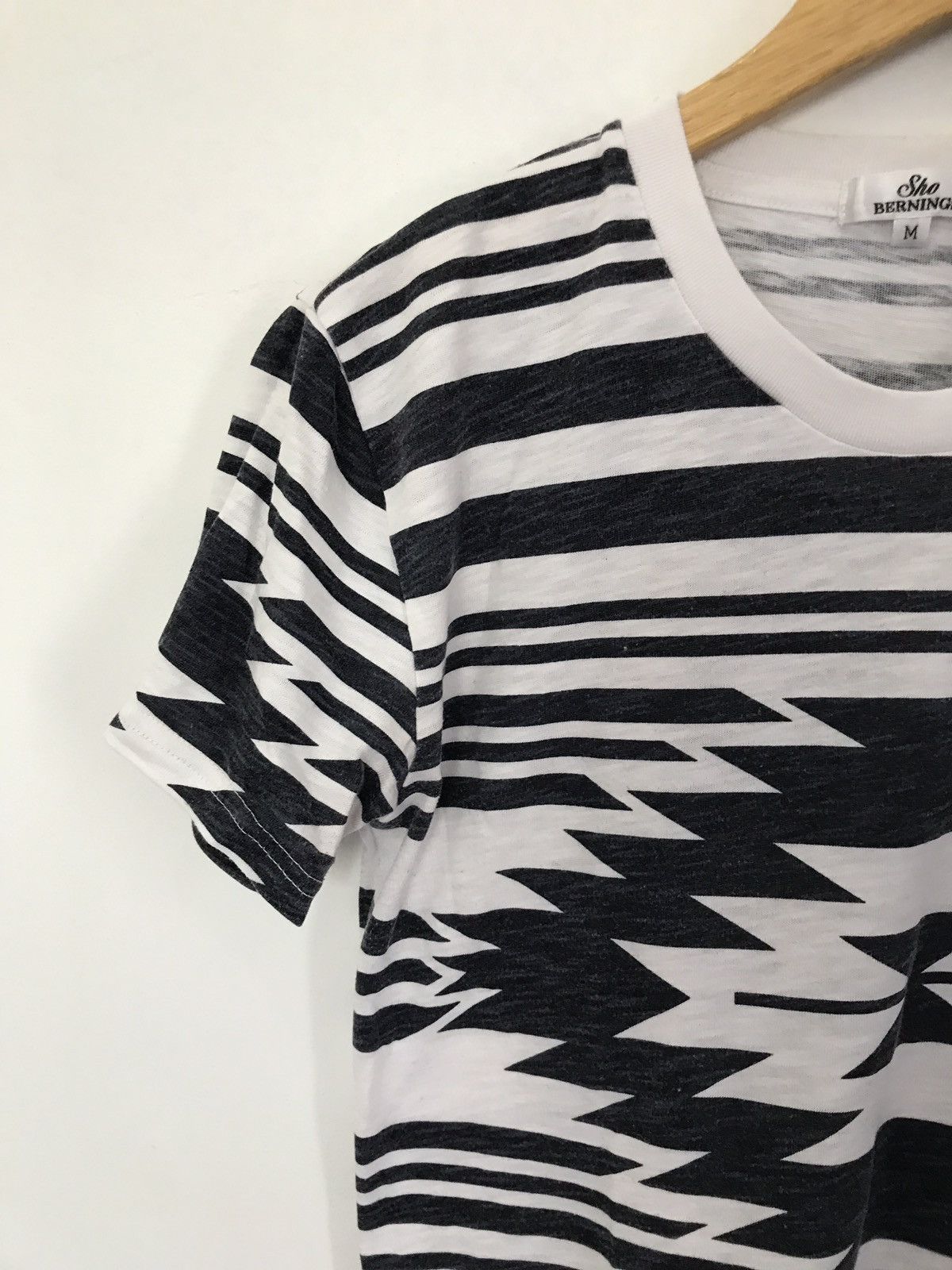 Japanese Brand Vintage Japanese Brand Berning Sho Tee Nice Design Size US S / EU 44-46 / 1 - 5 Thumbnail