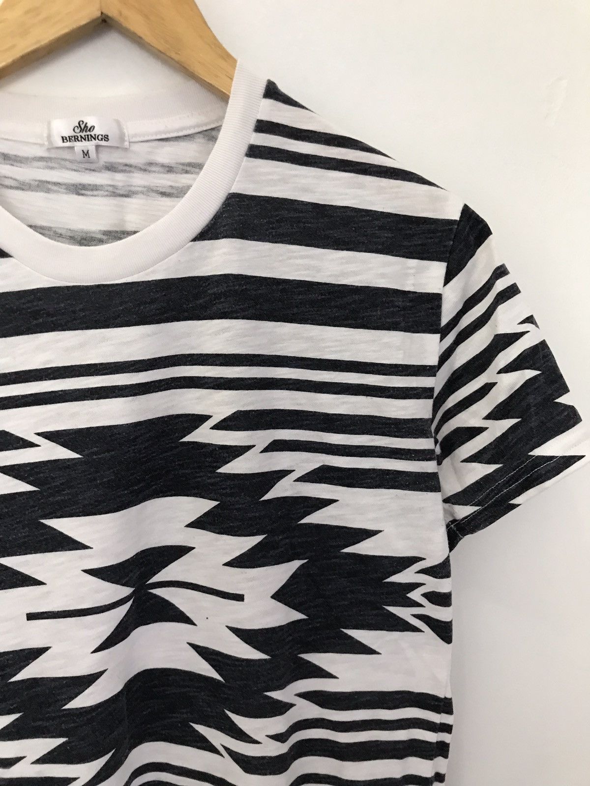 Japanese Brand Vintage Japanese Brand Berning Sho Tee Nice Design Size US S / EU 44-46 / 1 - 4 Thumbnail