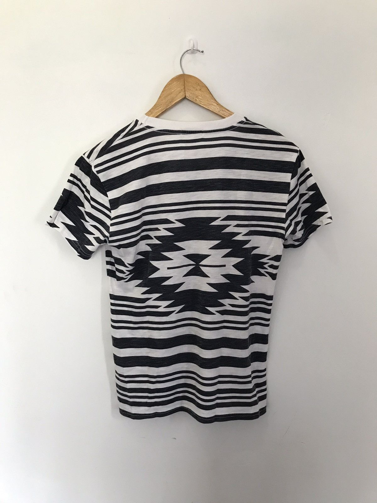 Japanese Brand Vintage Japanese Brand Berning Sho Tee Nice Design Size US S / EU 44-46 / 1 - 2 Thumbnail