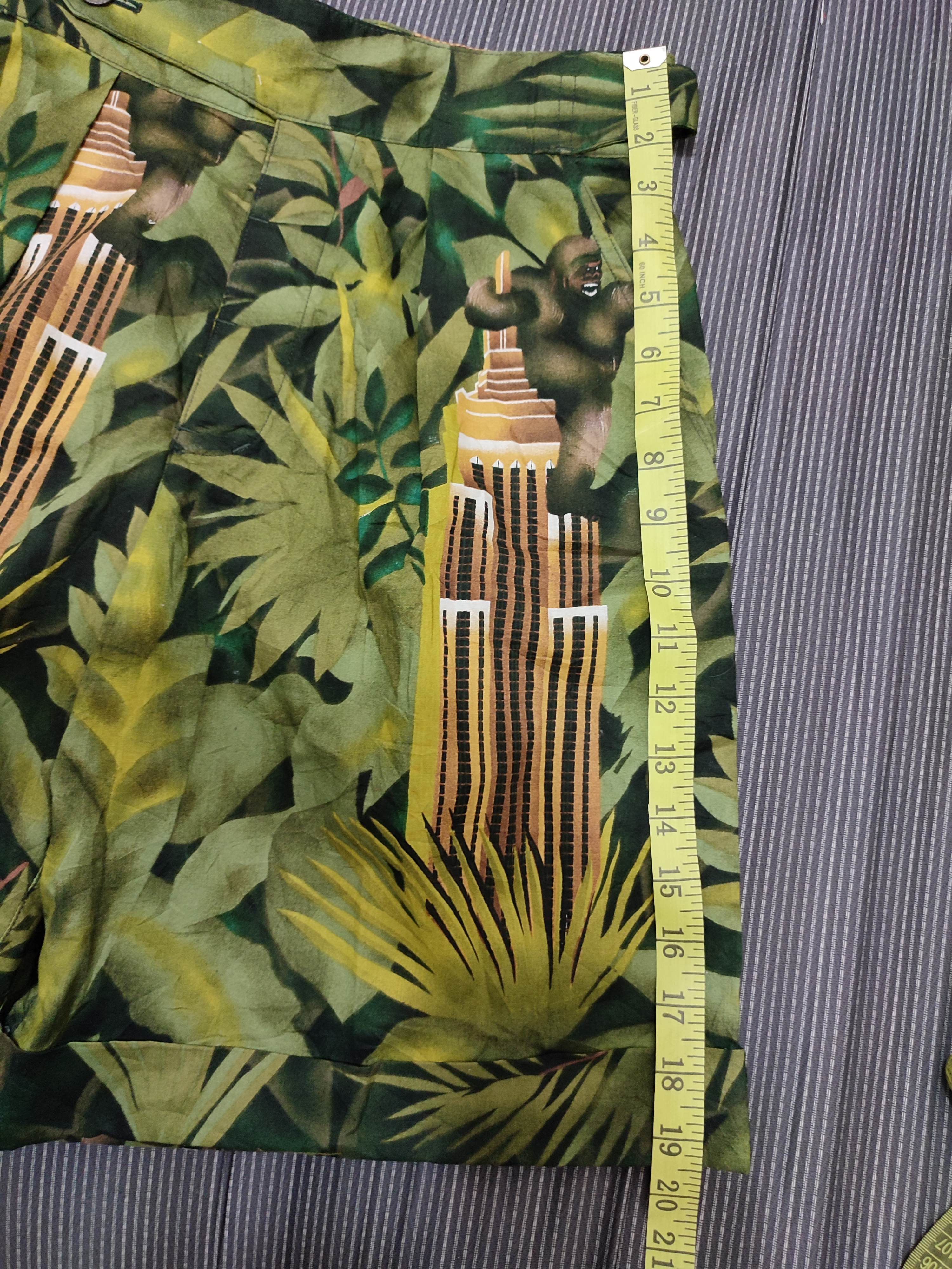 Issey Miyake × Tsumori Chisato × Vintage 🔥Rare! Vintage Issey Miyake Fullprint Angry Kingkong Shorts Size US 29 - 15 Thumbnail