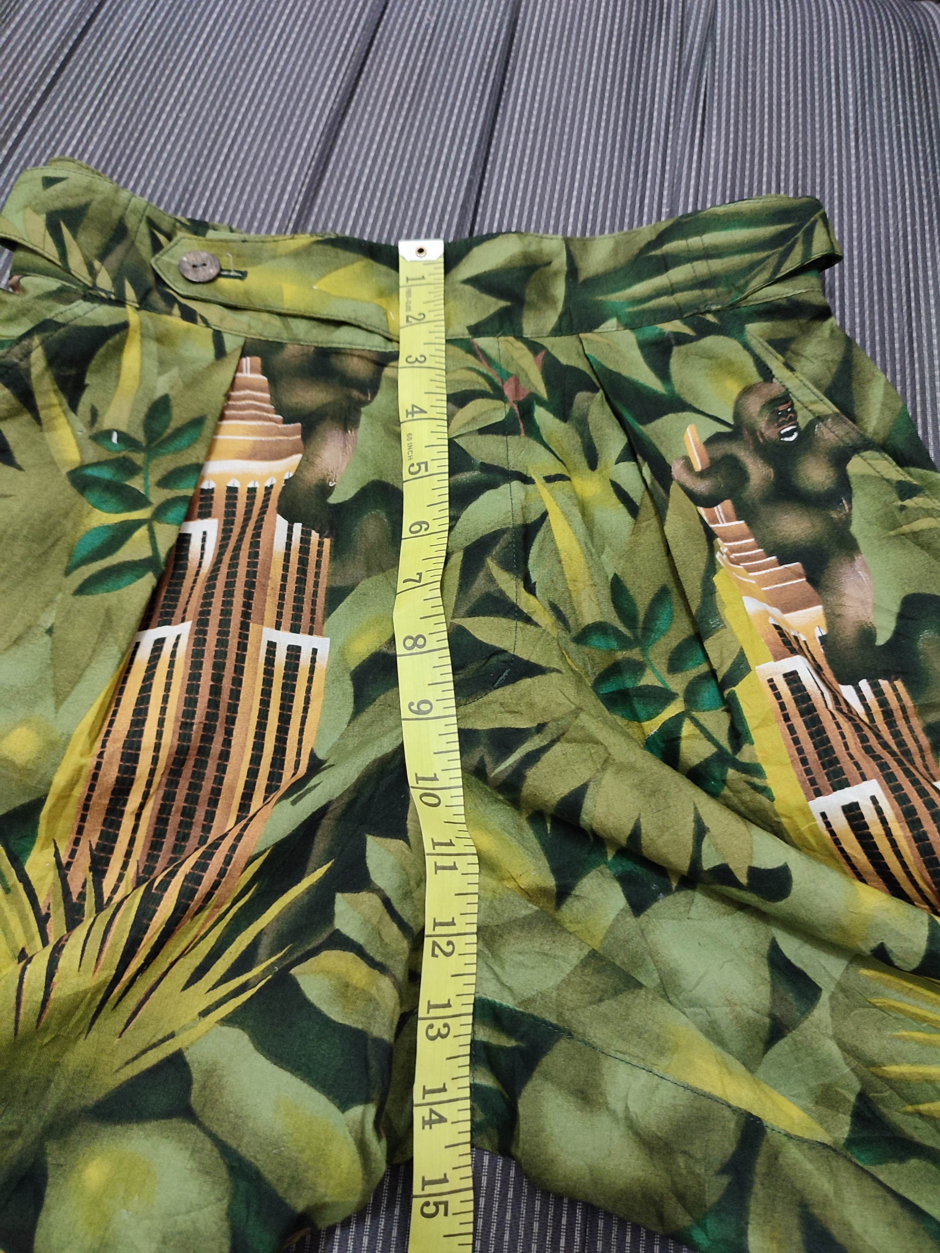 Issey Miyake × Tsumori Chisato × Vintage 🔥Rare! Vintage Issey Miyake Fullprint Angry Kingkong Shorts Size US 29 - 16 Thumbnail