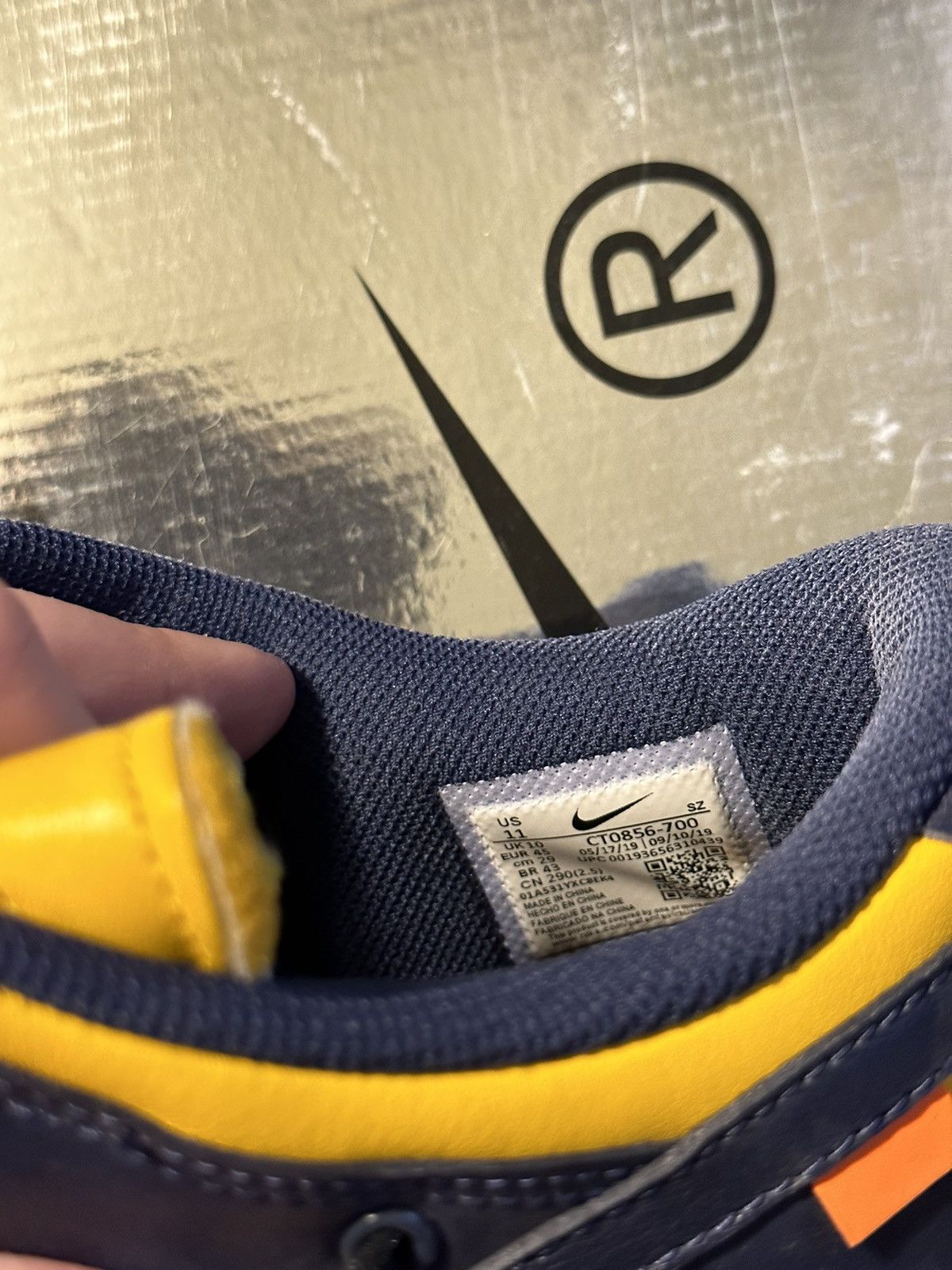 Nike × Off-White Off White Nike Dunk Low University Gold Navy ( Michigan ) Size US 11 / EU 44 - 6 Thumbnail