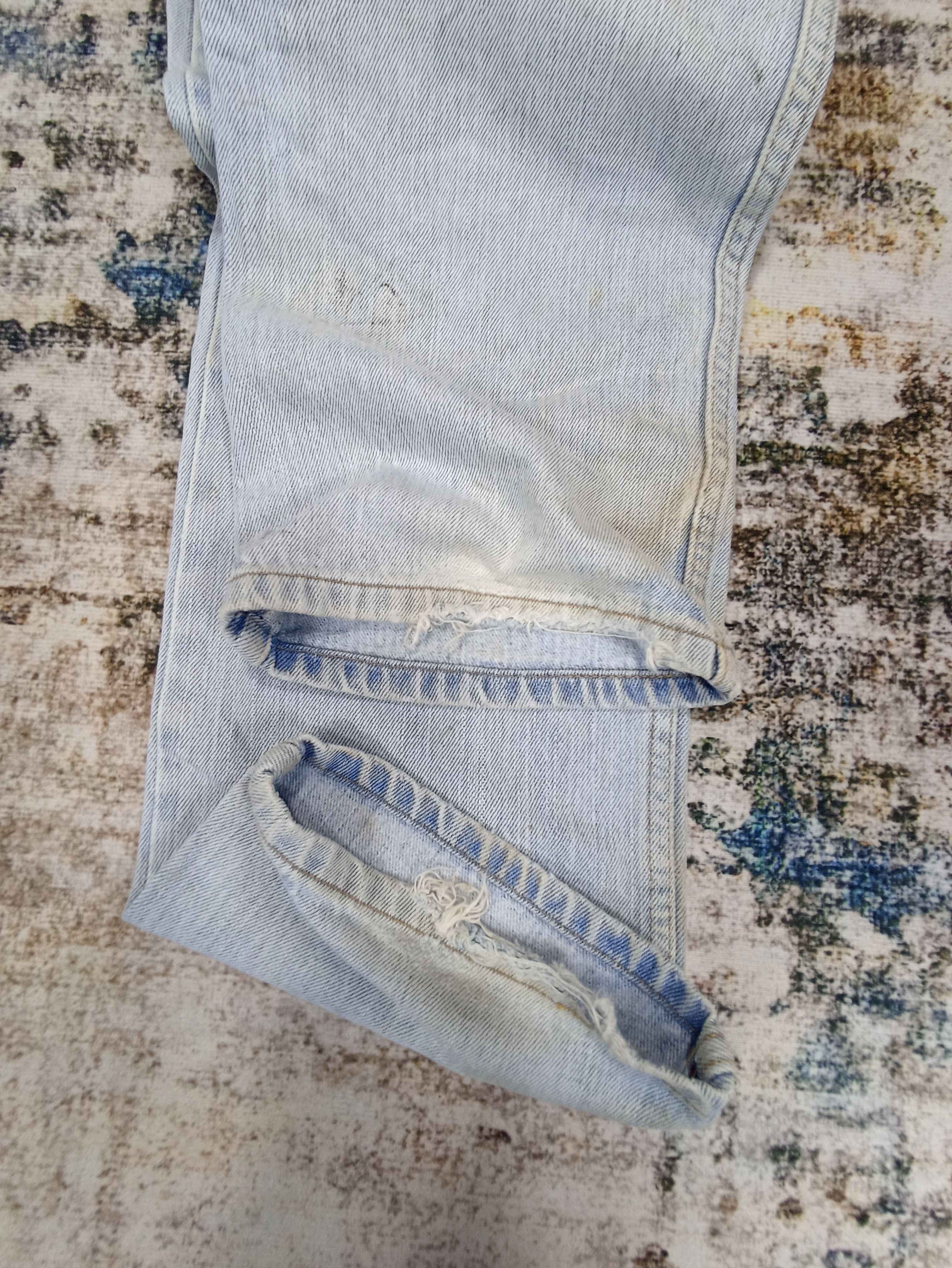 Jean × Levi's × Vintage VINTAGE LEVIS 505 LIGHT WASH JEANS - J031 Size US 31 - 7 Thumbnail