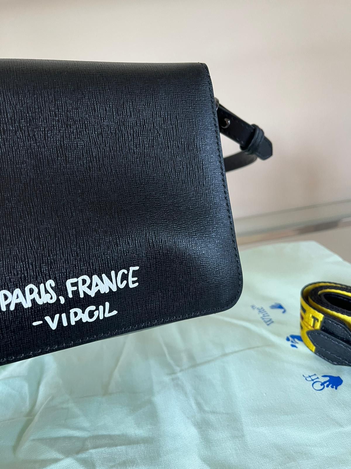 Off-White Virgil Paris, France Leather Binder Clip Hand Bag Size ONE SIZE - 10 Thumbnail