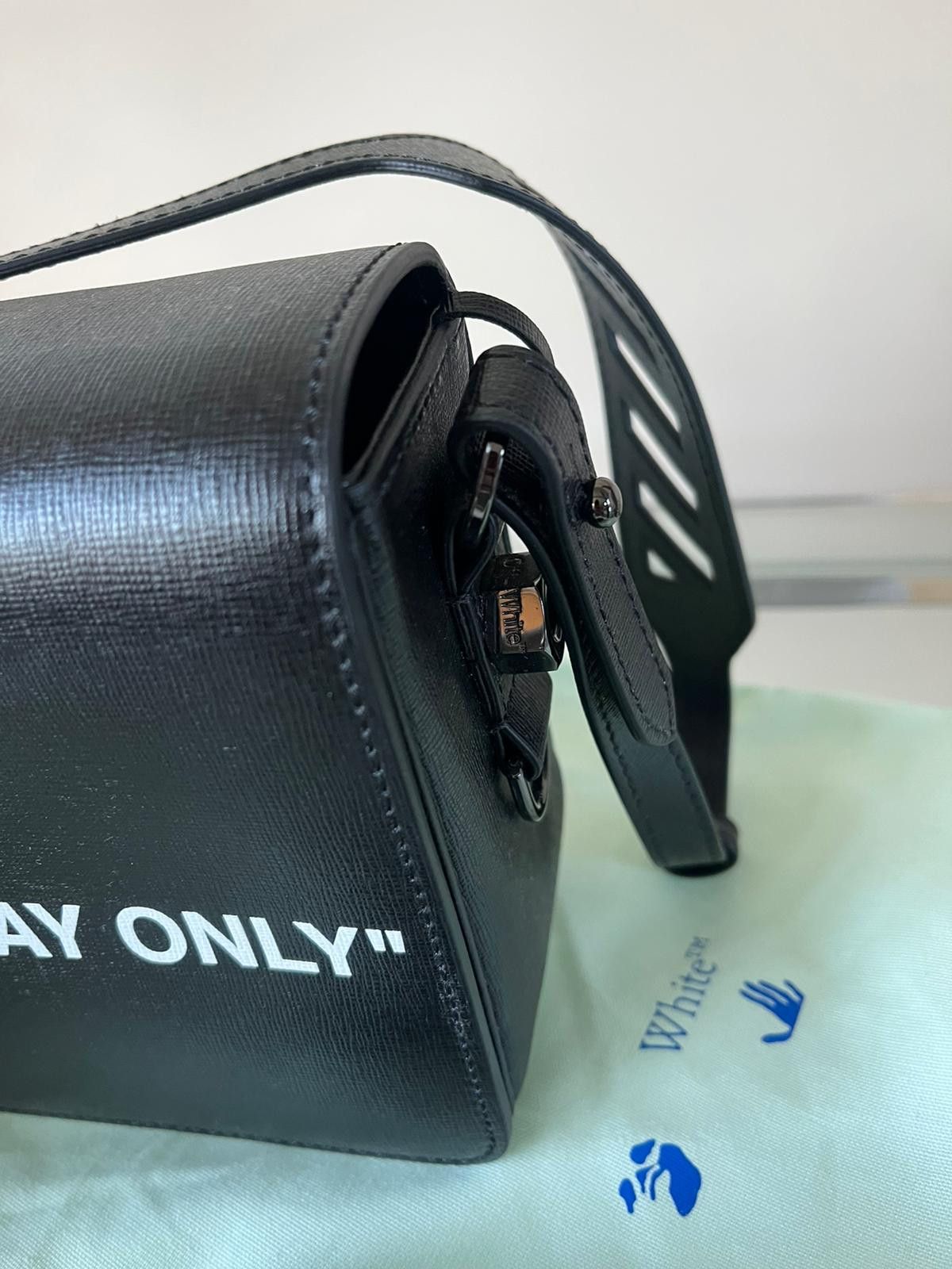 Off-White Virgil Paris, France Leather Binder Clip Hand Bag Size ONE SIZE - 14 Thumbnail