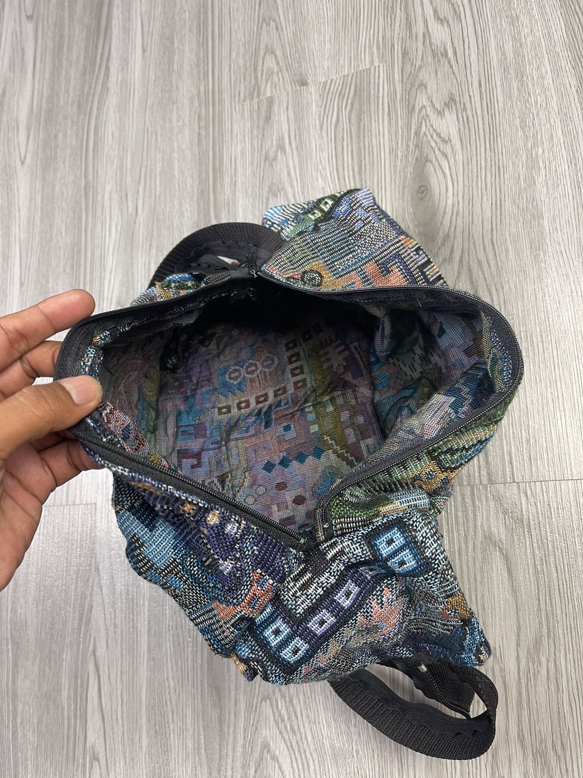 Japanese Brand × Native Two ways Native Art Crossbody and Bagpack Bag Size ONE SIZE - 10 Thumbnail